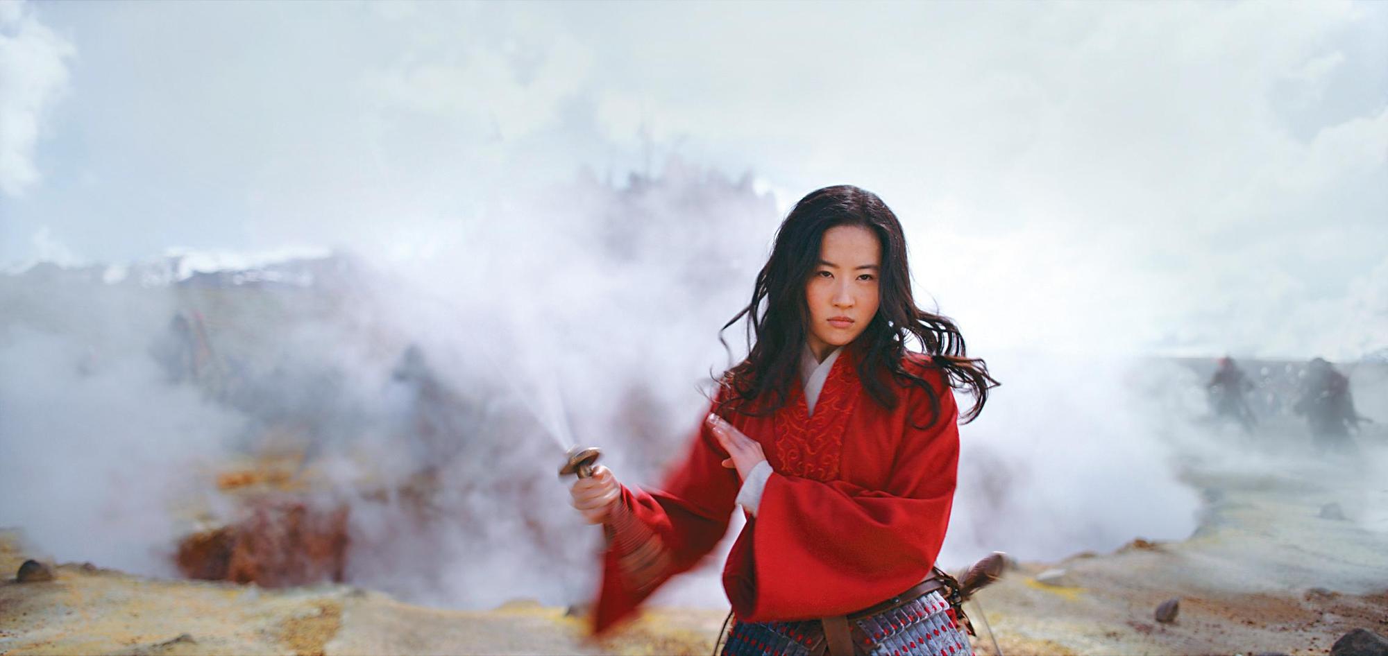 《花木蘭》由劉亦菲擔綱,是片商砸兩億美元拍攝、為中國大陸市場量身打造的電影。(迪士尼提供)