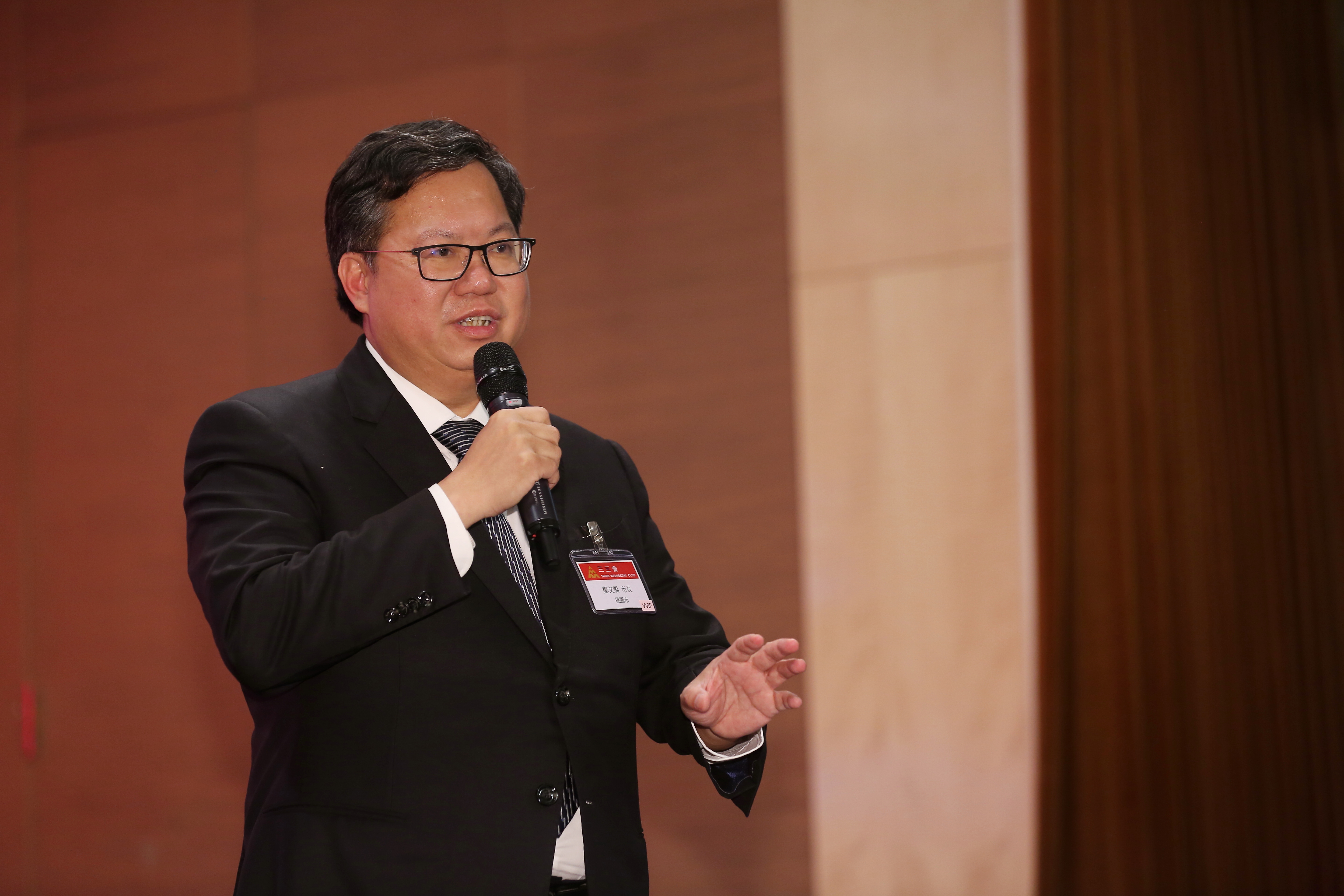 鄭文燦宣布，8月前各校師生出國計畫暫停，私校部份也比照辦理。（本刊資料照）