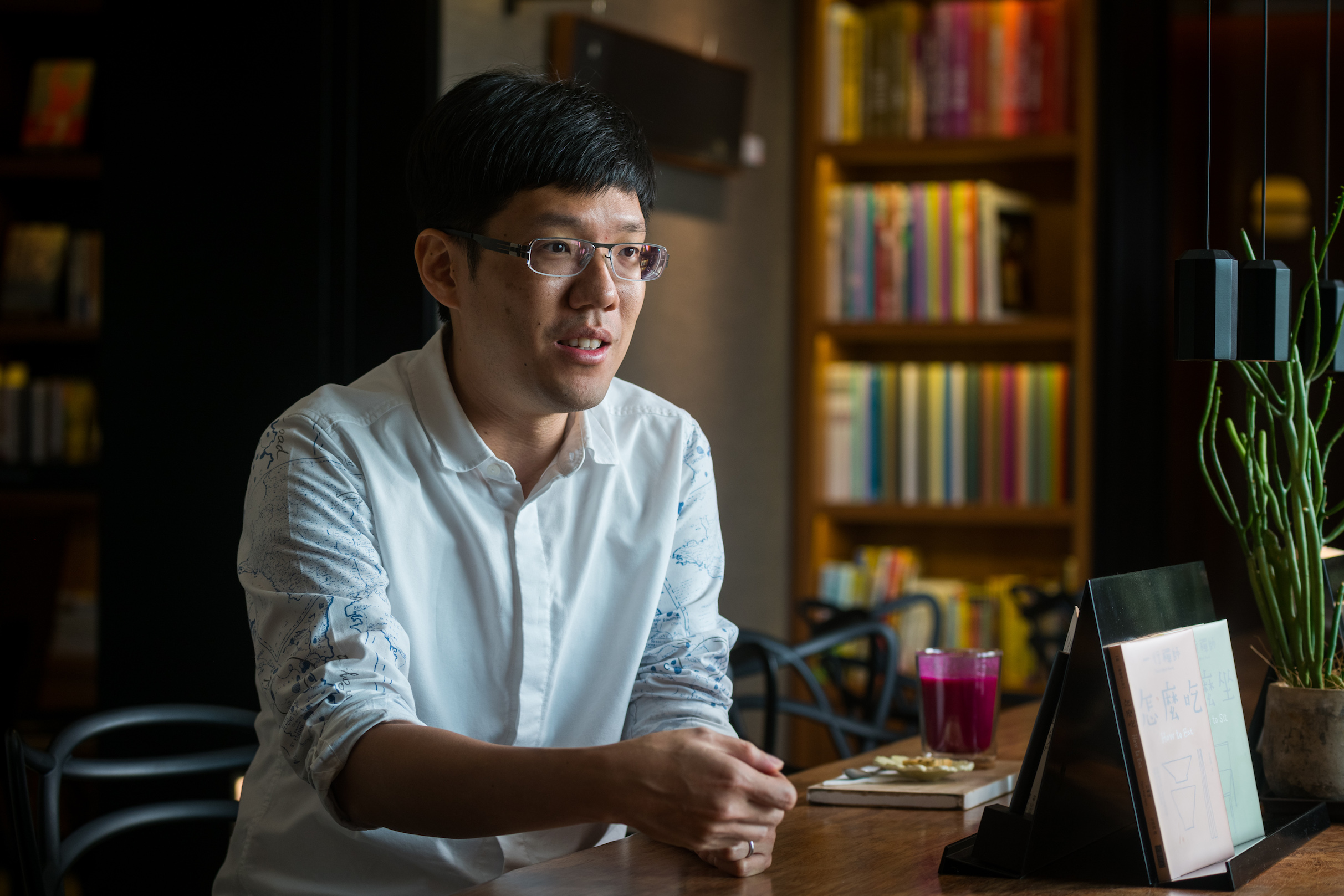 「勤美璞真文化藝術基金會」執行長何承育推動將美學落實在生活，對於小吃，他喜歡老字號的美味。