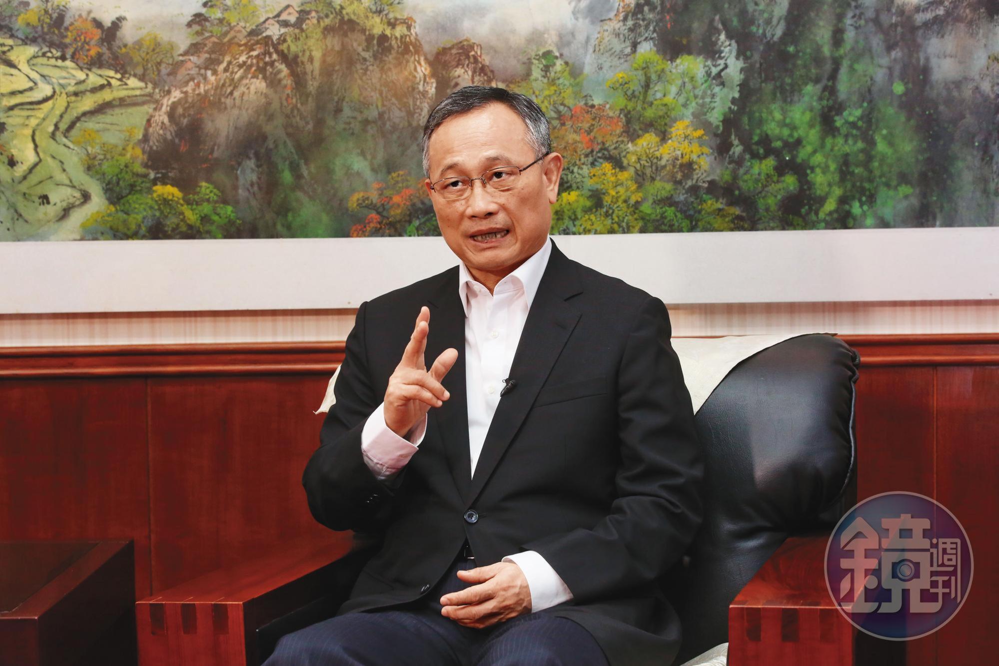 警政署長陳家欽表示,警方以偵辦重大刑案的態度看待防疫工作。