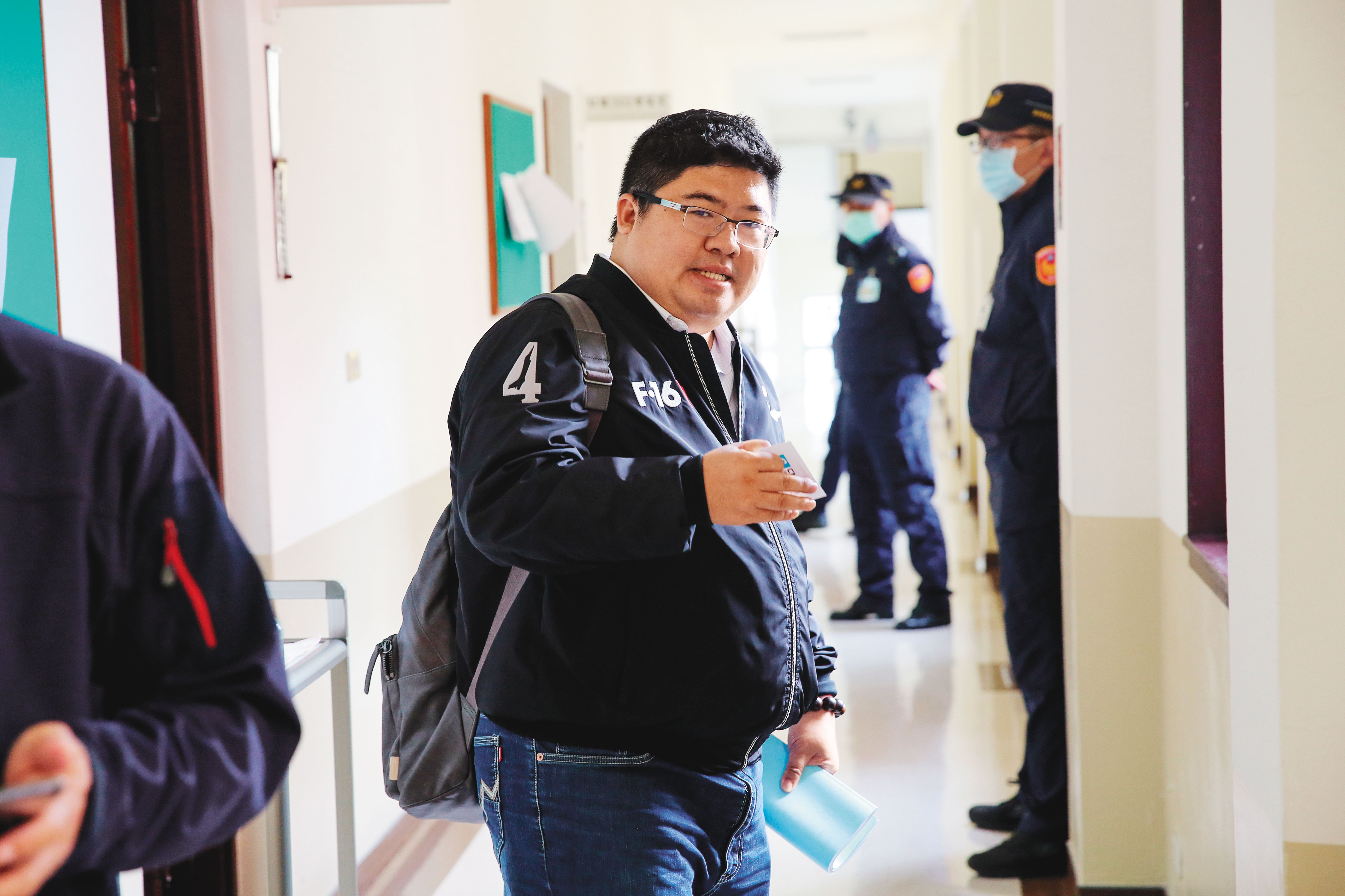 民進黨立委蔡易餘最快本週將提《赦免法》修法,賦予總統特赦未定讞案件權力。