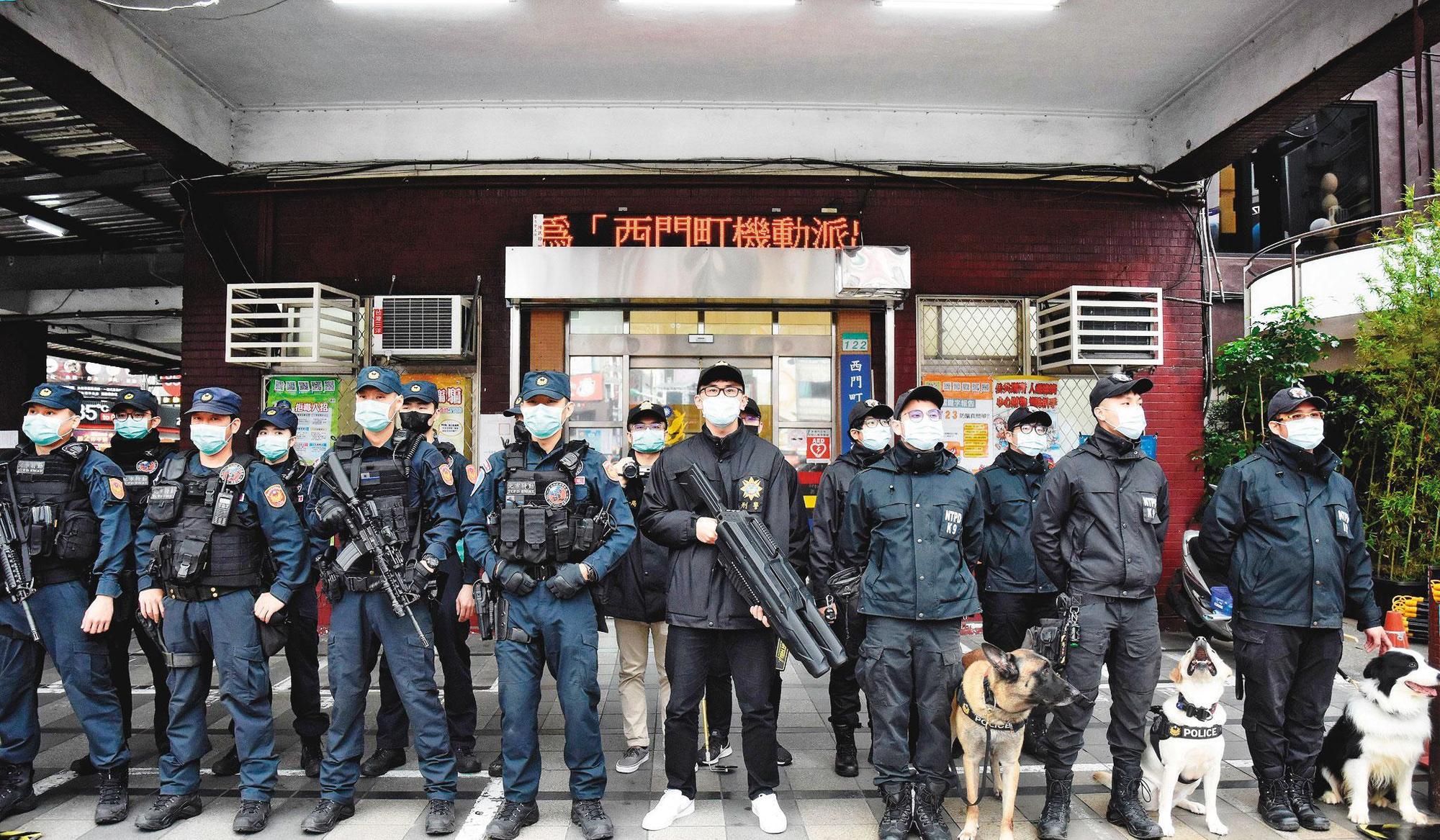 全台7萬警察大軍，目前已全面投入防疫工作。（翻攝台北波麗士IG）