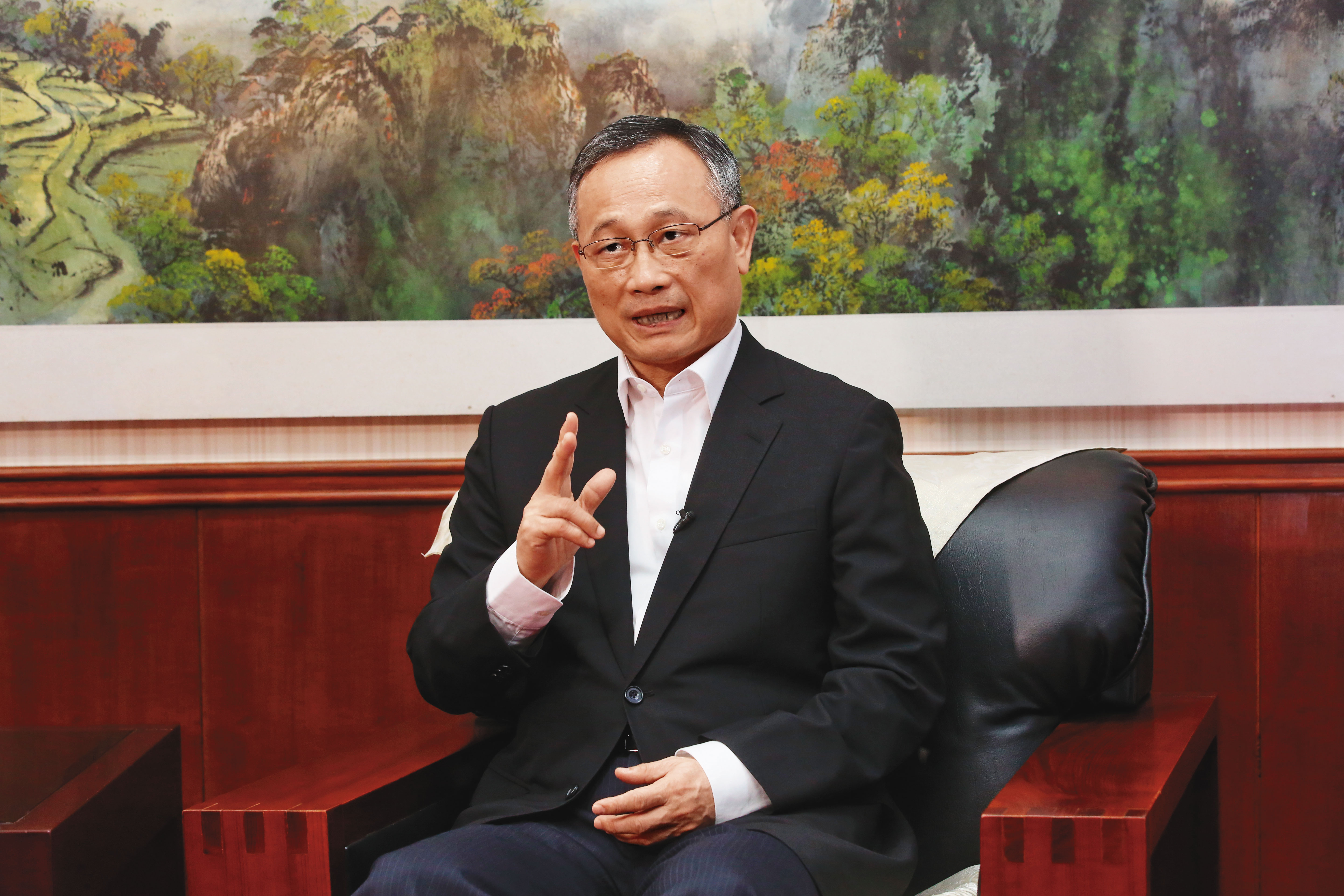警政署長陳家欽表示，警方以偵辦重大刑案的態度看待防疫工作。