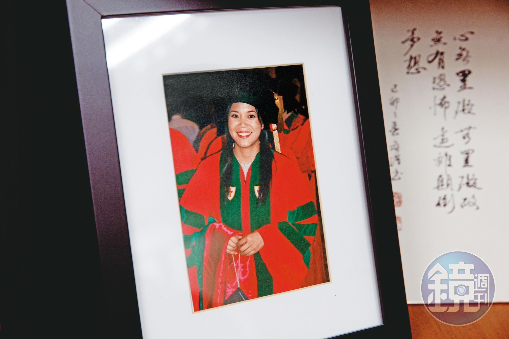 詹啟賢的女兒詹慧文(圖)也獻身醫界,舊金山第一例社區感染新冠肺炎,是她女兒診斷出來的。