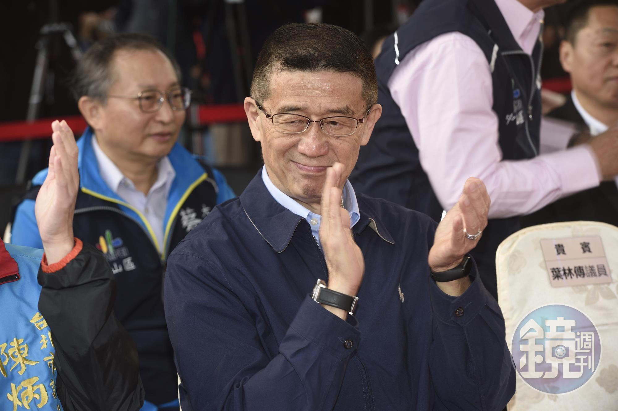 台北市資深議員王浩出身媒體,曾當過主播。