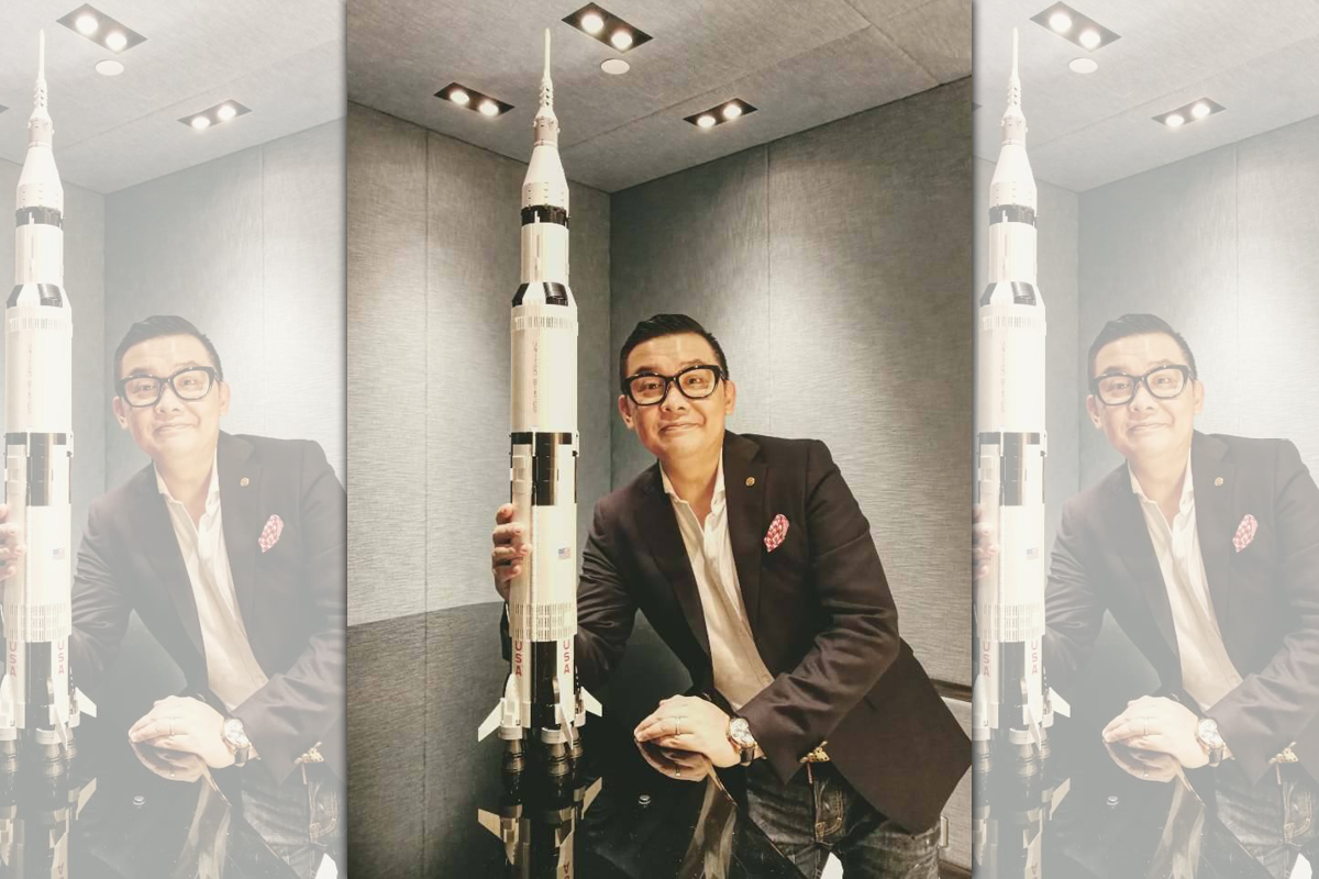 天王黎明的御用音樂監製雷頌德一家5口移民英國，但近日英國新冠肺炎疫情嚴重，卻沒有想要回香港暫住。（翻攝自雷頌德臉書）