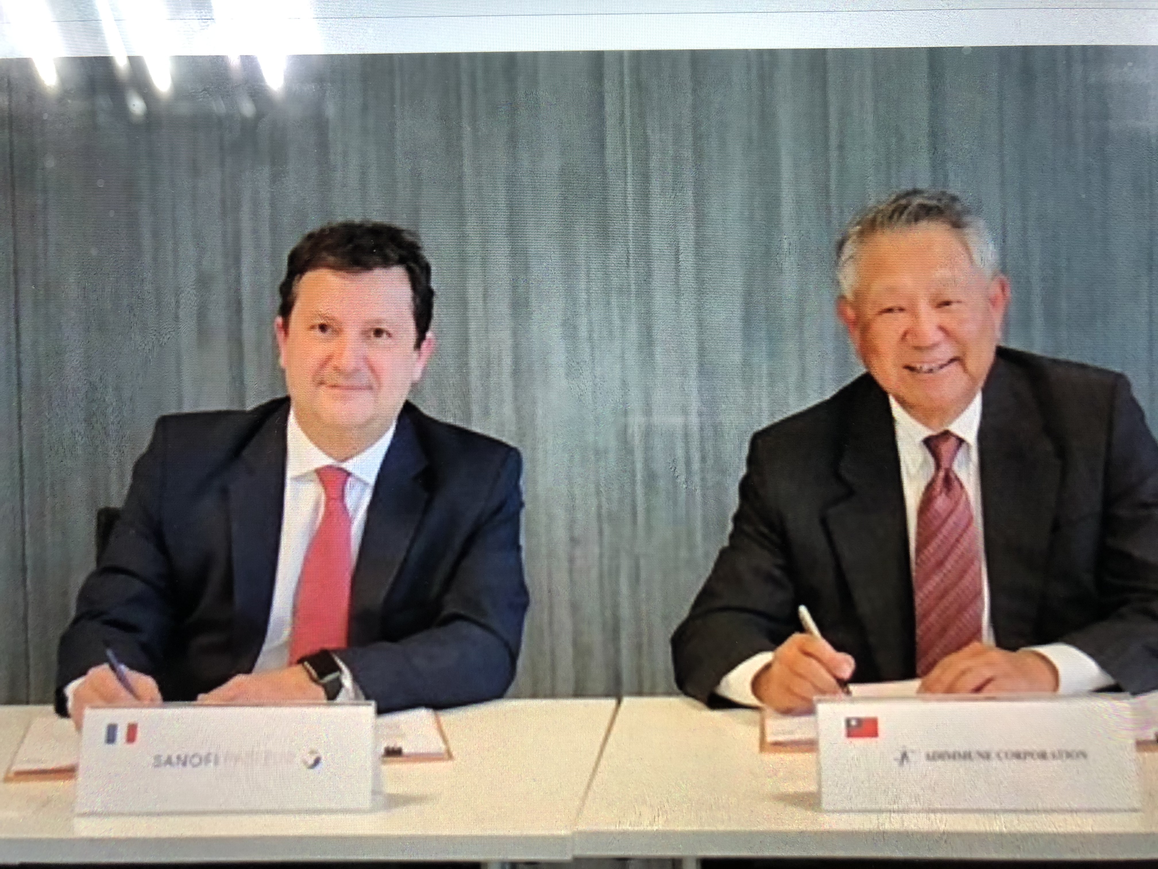 國光生技切入歐美高端市場，獲得賽諾菲（Sanofi）訂單，詹啟賢並與對方簽下7年長約。（國光生技提供）