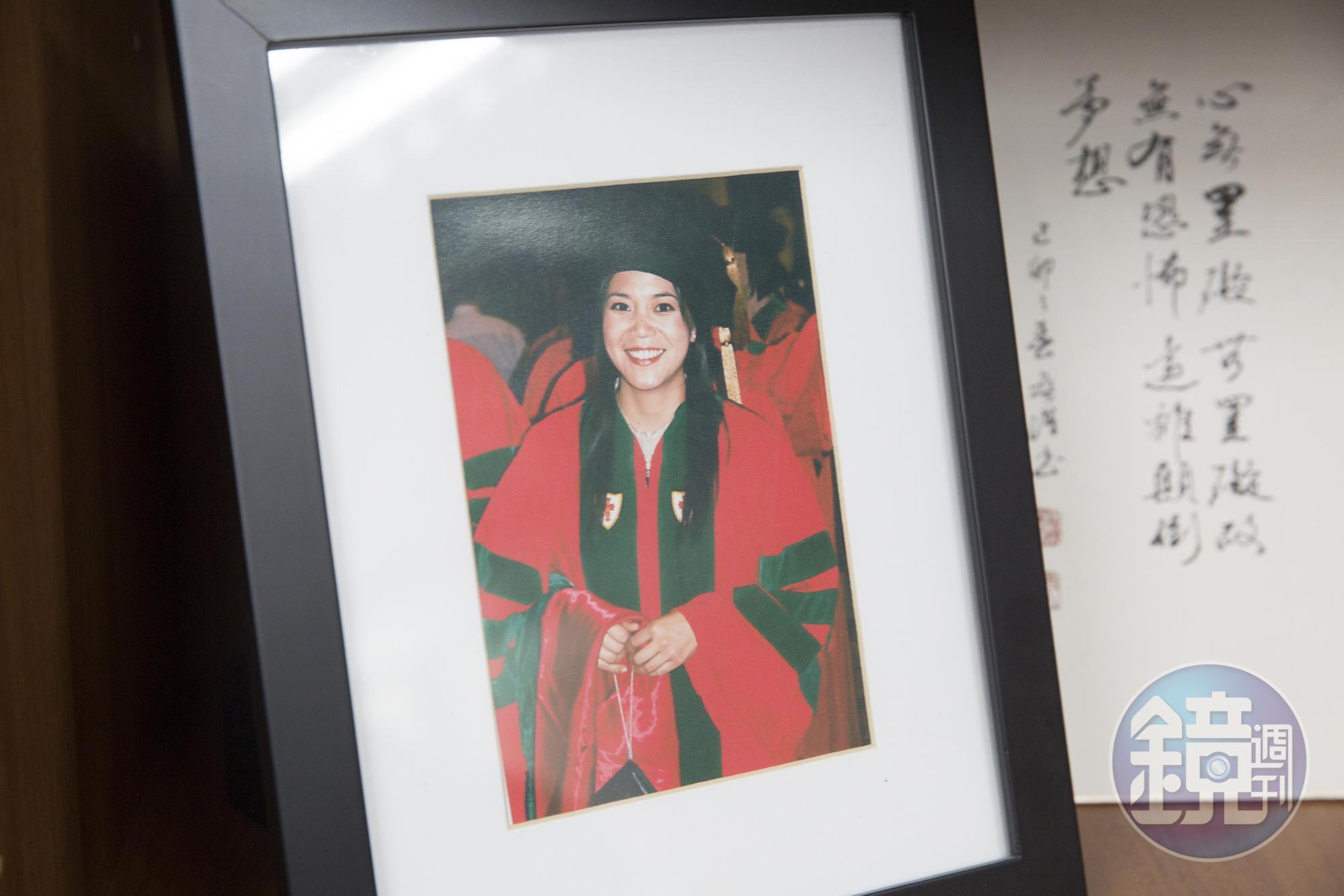 詹啓賢的女兒詹慧文也獻身醫界,她在波士頓大學拿到醫學博士,目前服務於美國加州大學舊金山醫學院醫學中心副教授。