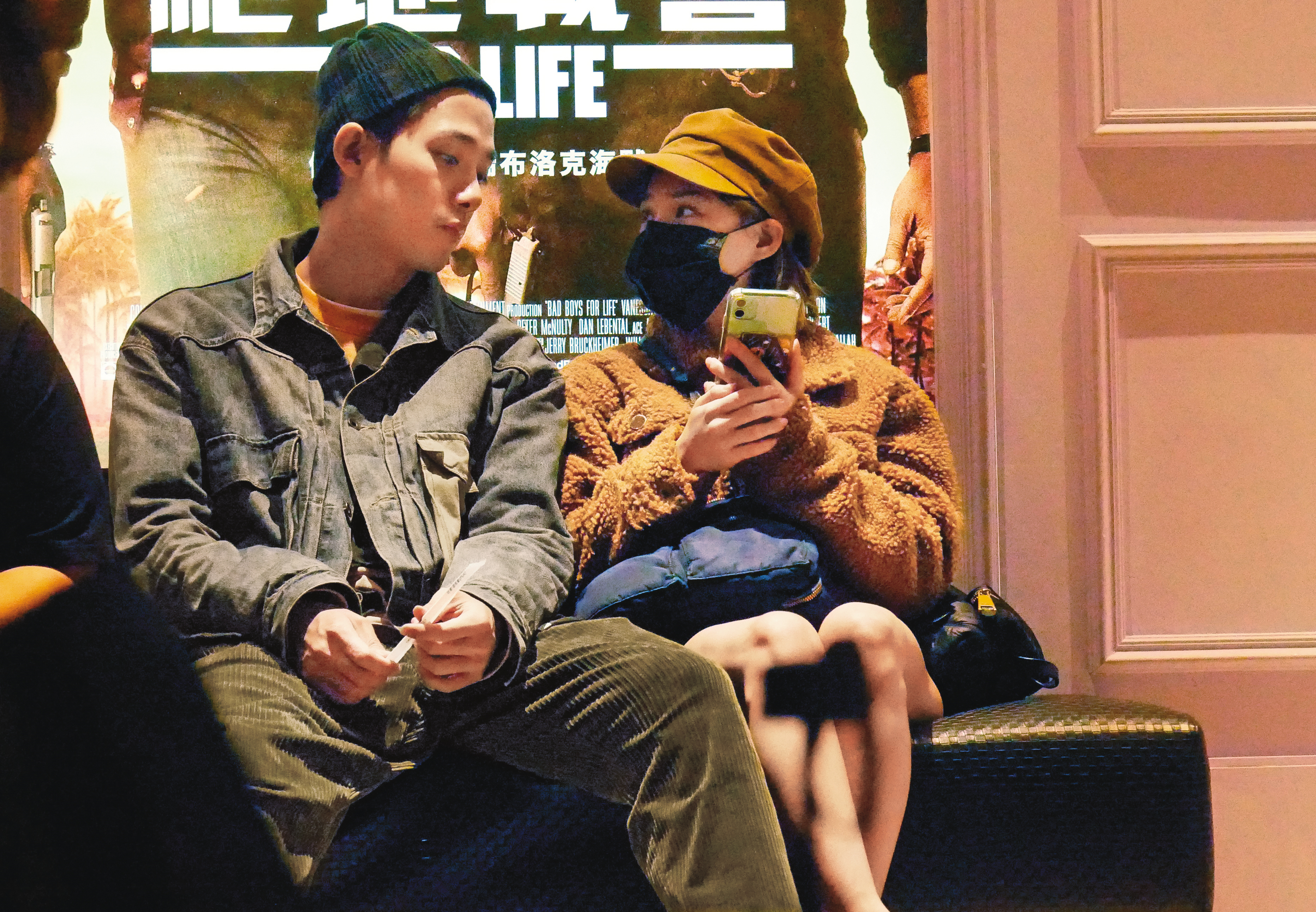 之前本刊發現，熊熊跟李唯楓進行電影約會，兩人互動親暱。