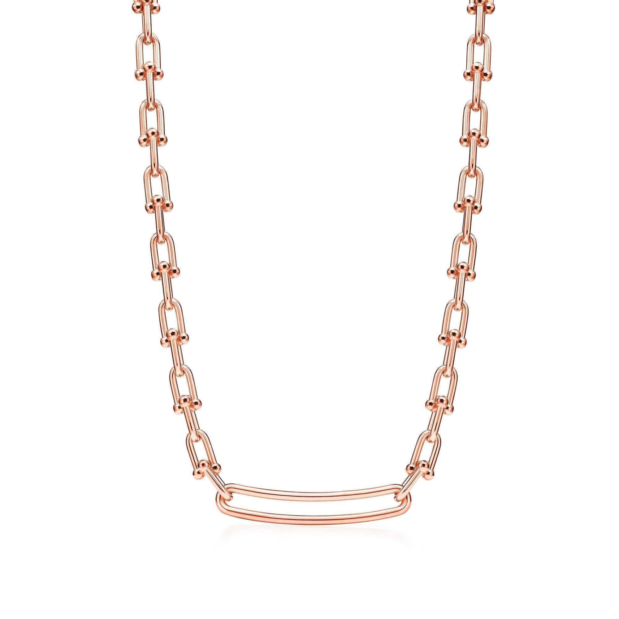 Tiffany HardWear Link 18K玫瑰金鏈結設計項鍊,NT$318,000。(Tiffany & Co.提供)