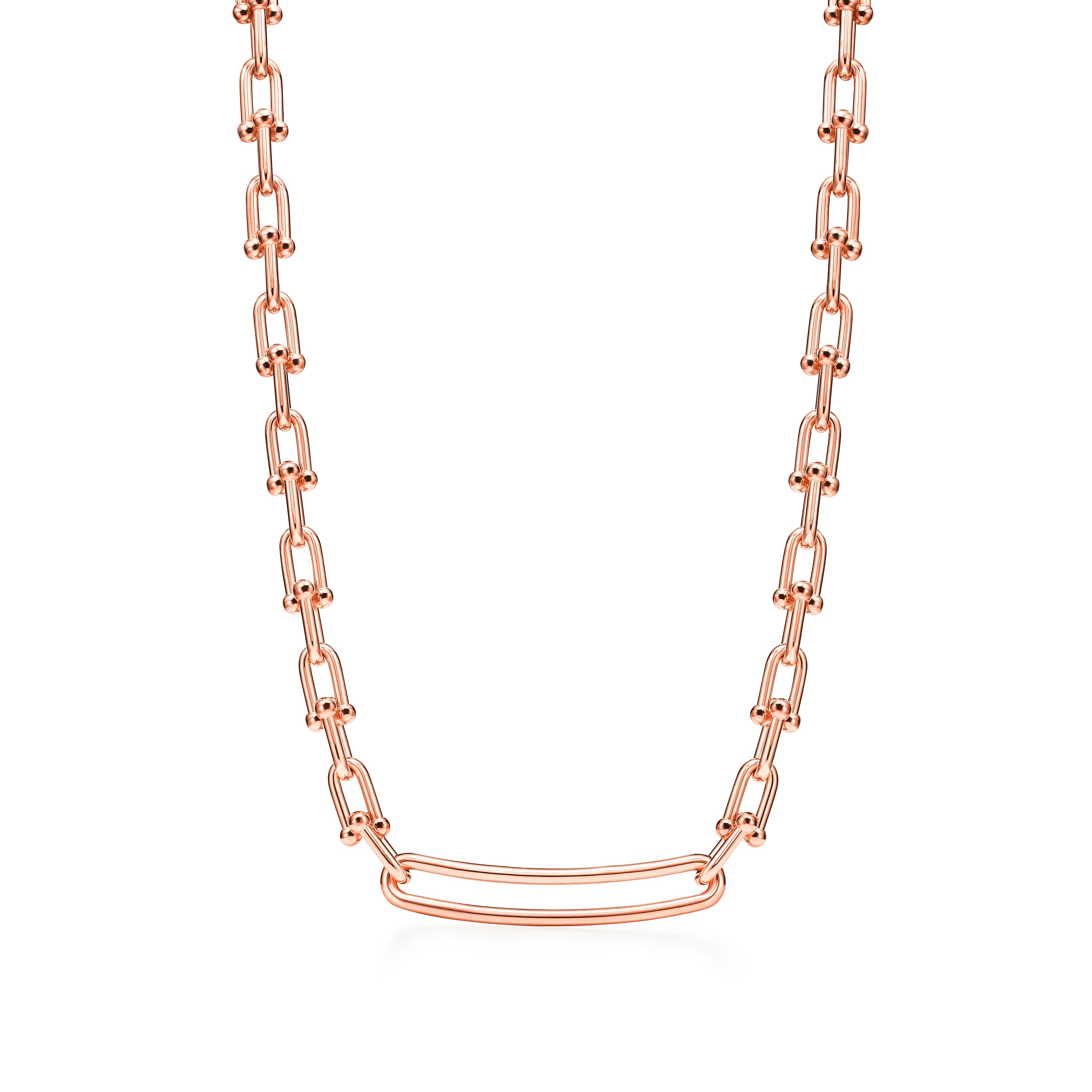 Tiffany HardWear Link 18K玫瑰金鏈結設計項鍊,NT$318,000。(Tiffany & Co.提供)