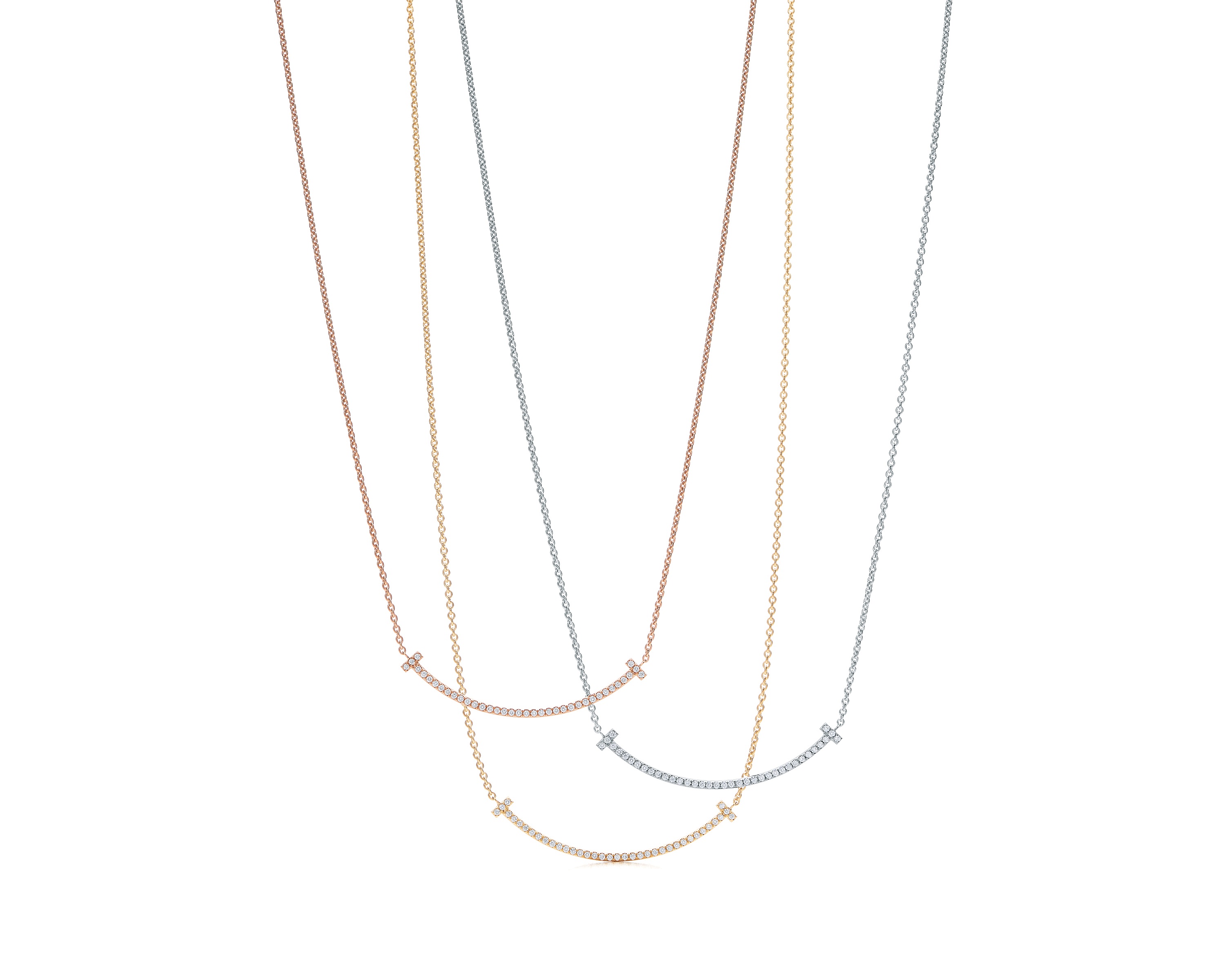 Tiffany T Smile 鑲鑽項鍊(小),NT$71,000。(Tiffany & Co.提供)
