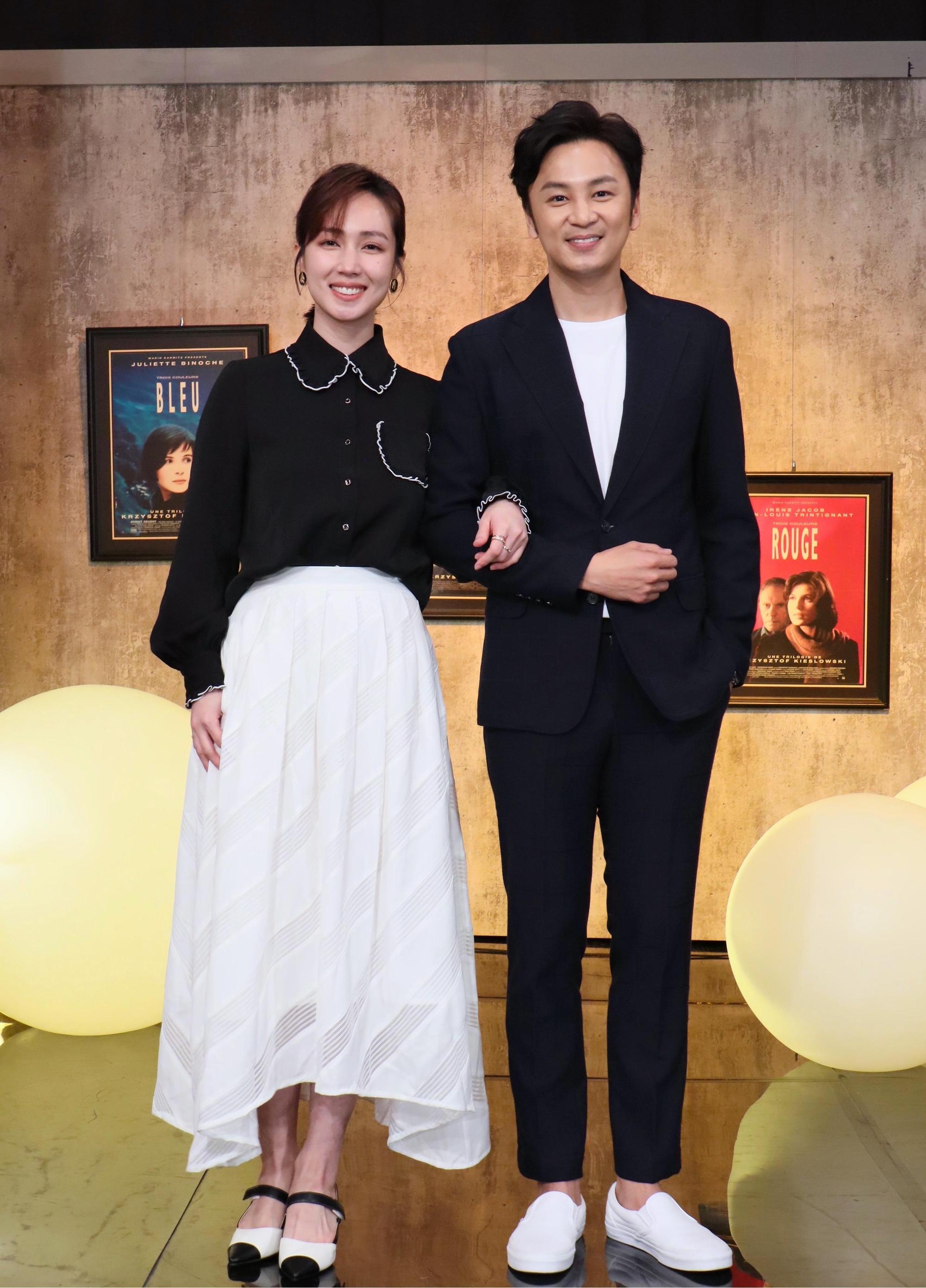 小薰(黃瀞怡)、張書偉演出《76号恐怖書店之恐懼罐頭》(E!Studio藝鏡到底提供)