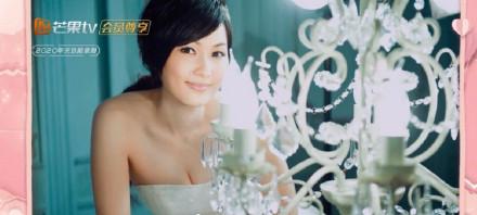 林麗吟在節目中,向家人展示當年自己去拍攝的單人婚紗照。(翻攝自網路)