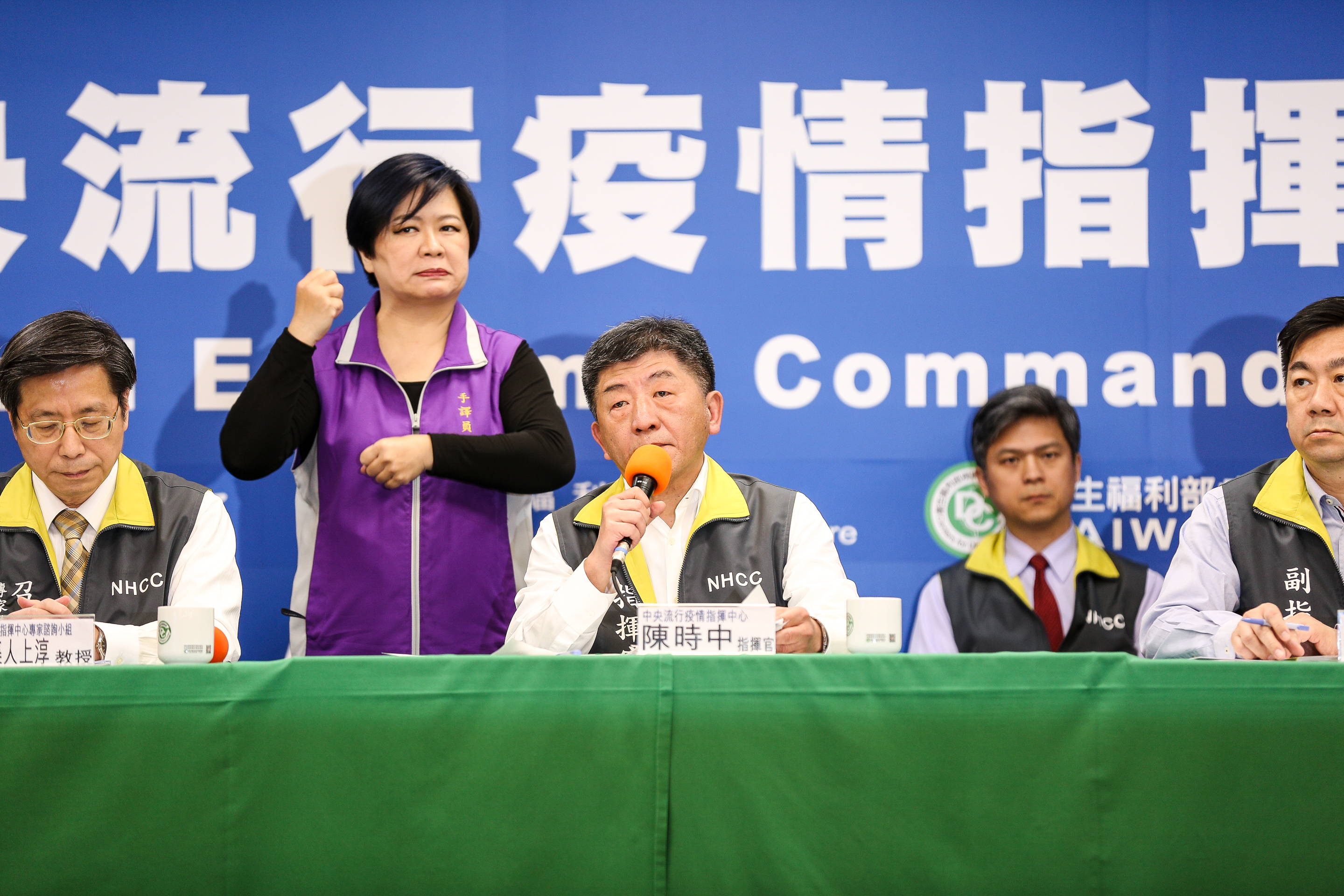 記者稱沒有社區傳播是「假象」，讓部長陳時中駁斥：這樣說是錯的。