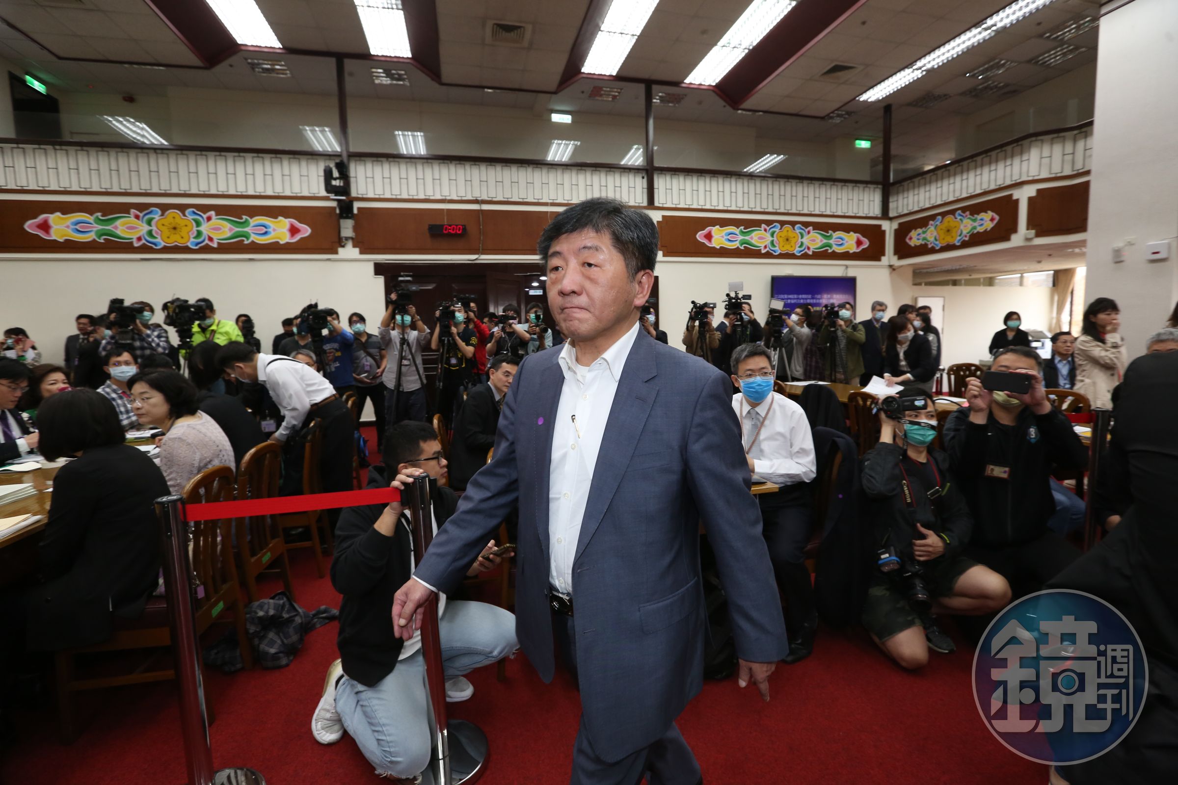 衛福部長陳時中針對疫情狀況表示，將強化台灣的邊境管制，不得不做「全面性的境管」，也就是入境者基本都要居家檢疫14天。