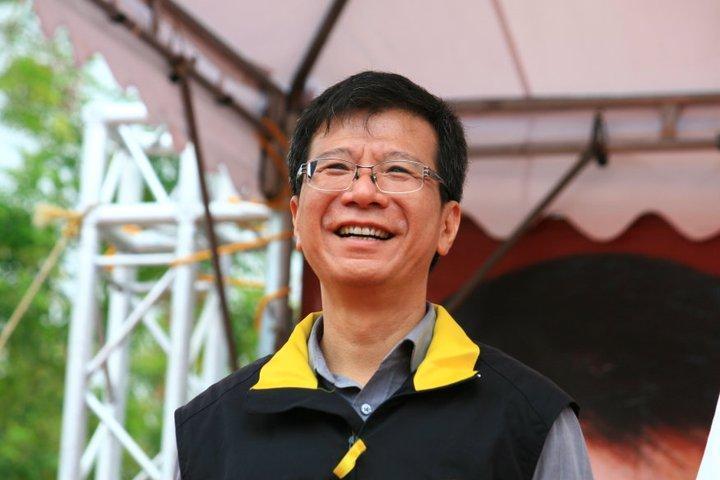 新黨市議員潘懷宗在中國節目上質疑,台灣口罩根本不夠用,還語出驚人向中國求援。(翻攝自潘懷宗臉書)