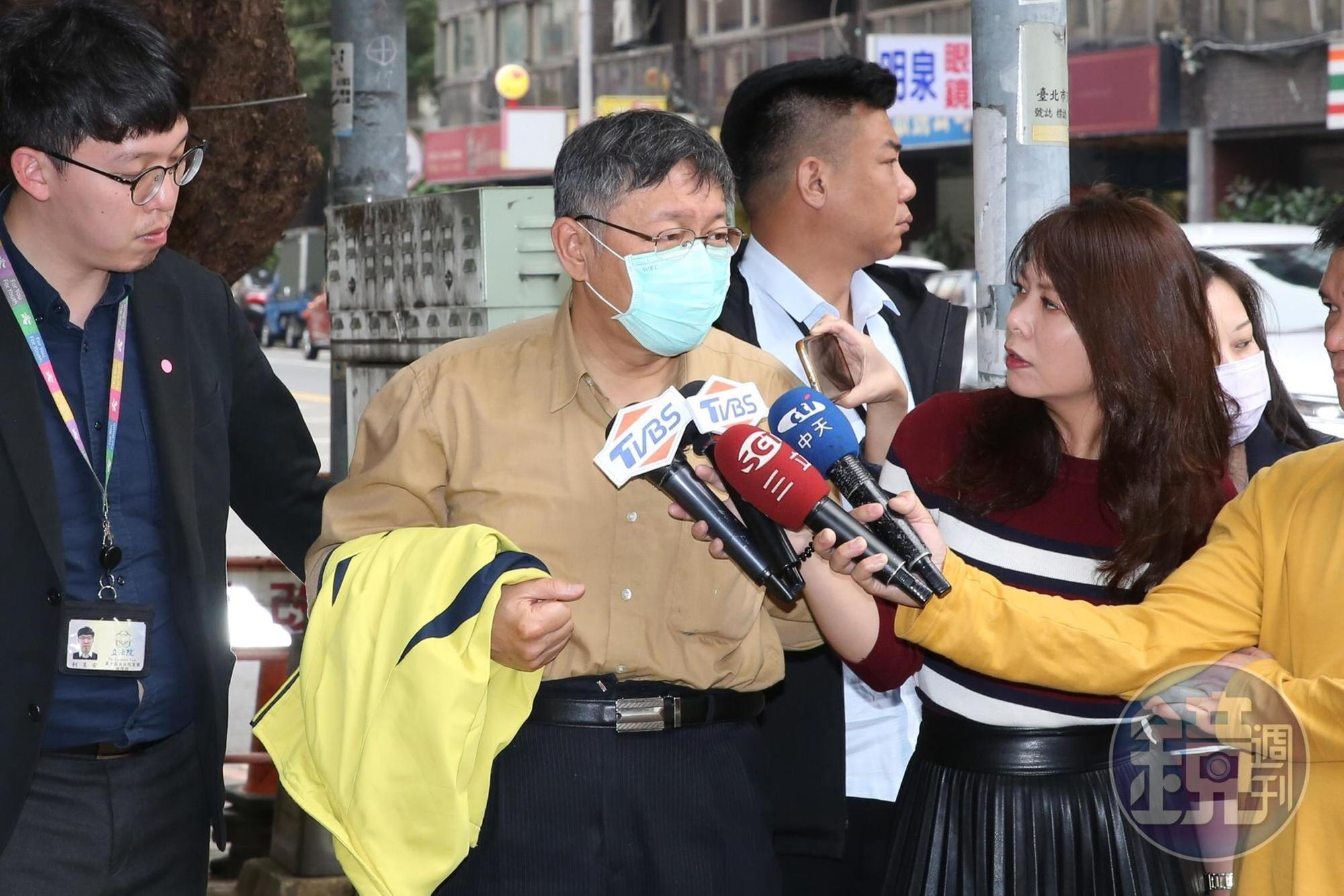 台北市長柯文哲今午到立院黨團開會。