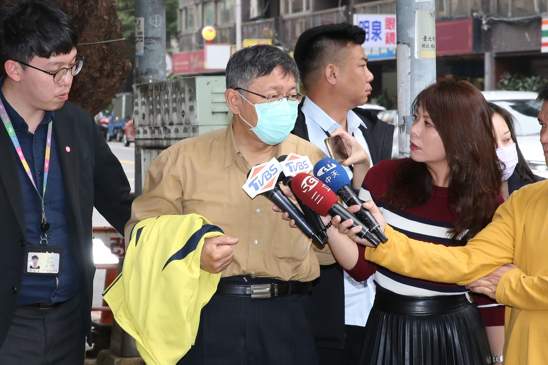 台北市長柯文哲今午到立院黨團開會。