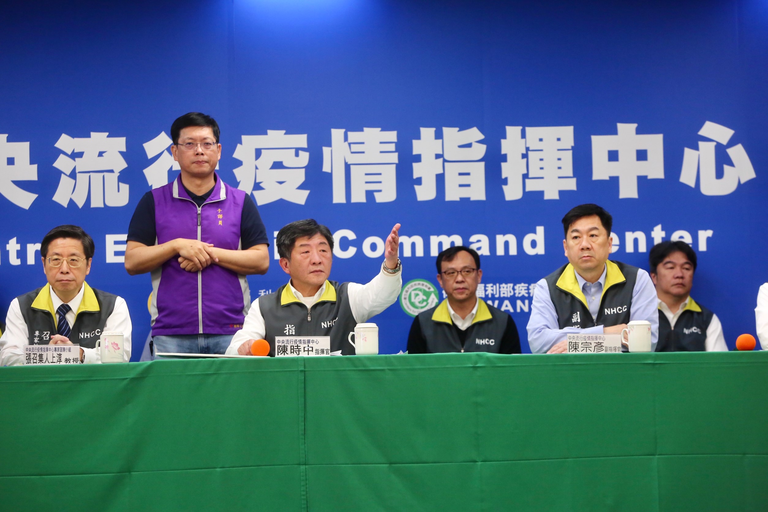 中央流行疫情指揮中心今（18日）表示，有7千多筆格式輸入錯誤，會發送簡訊通知，可在今晚8點前更正。