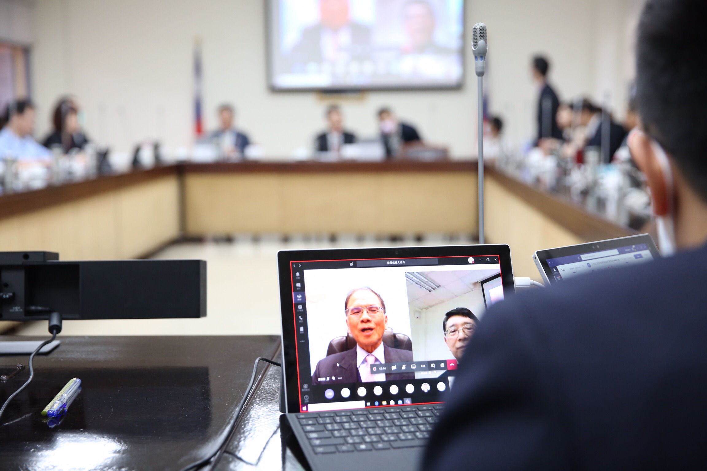 立法院長游錫堃以視訊方式參與會議。