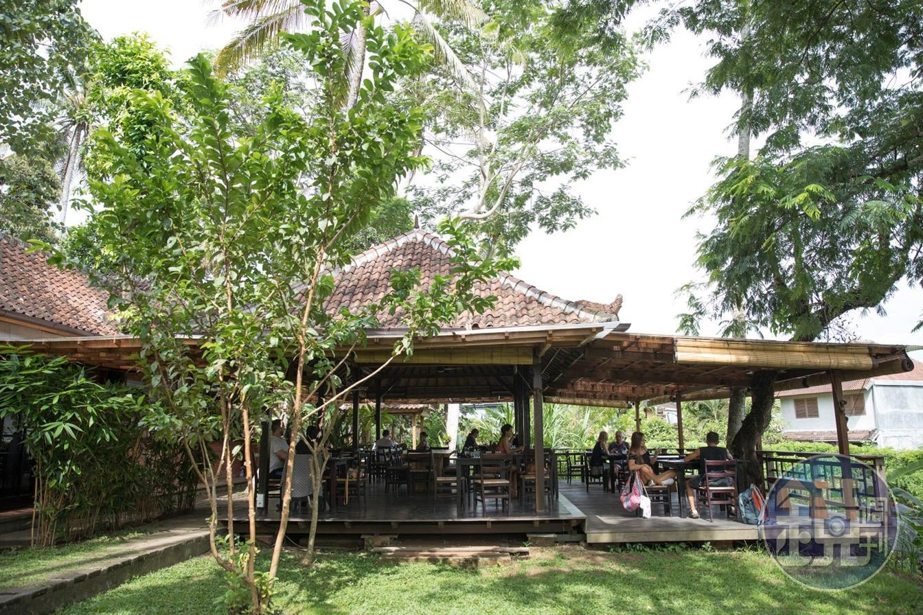 「Moksa Restaurant」地點隱密,卻吸引許多客人一訪再訪。