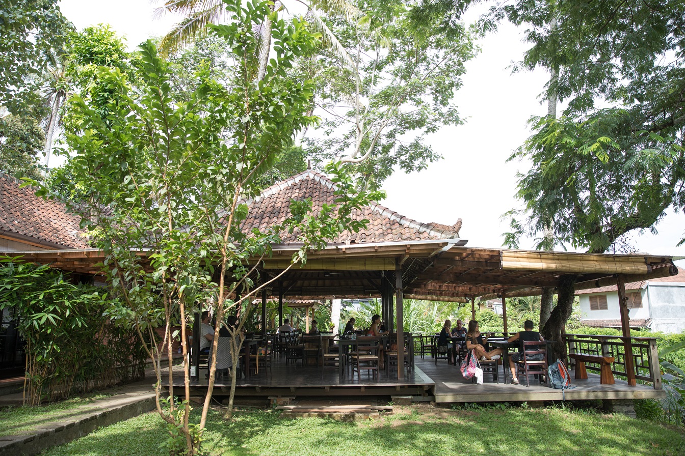 「Moksa Restaurant」地點隱密，卻吸引許多客人一訪再訪。