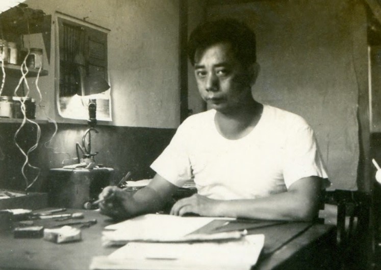 葉宏甲因捲入228事件受10月牢獄之災，其母為救兒散盡家財打通關係。（翻攝自童年漫畫臉書）