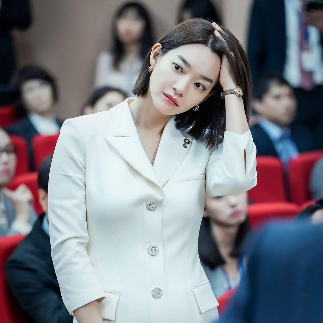 金宇彬女友新慜娥在《輔佐官》演出亮眼。(翻攝Ament_official ig)