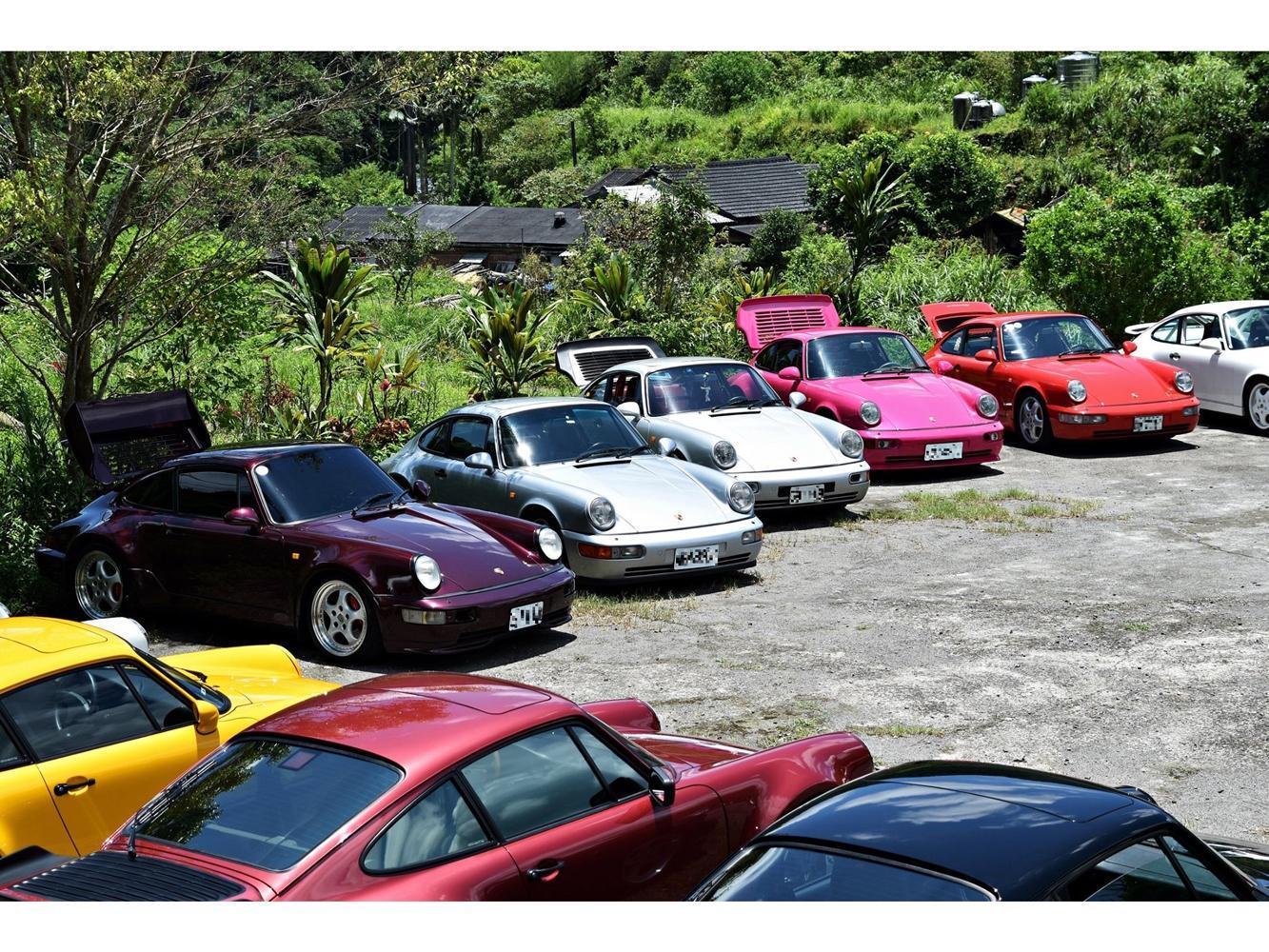 會員資格限定擁有停產十年以上的保時捷車款車主，而半數俱樂部成員更同時擁有2部經典保時捷超過十年以上。