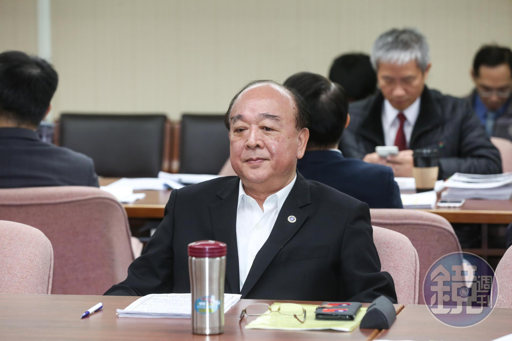 吳斯懷表示收到陳情，希望能將滯留湖北的國人取消註記，使其能夠自行返台。