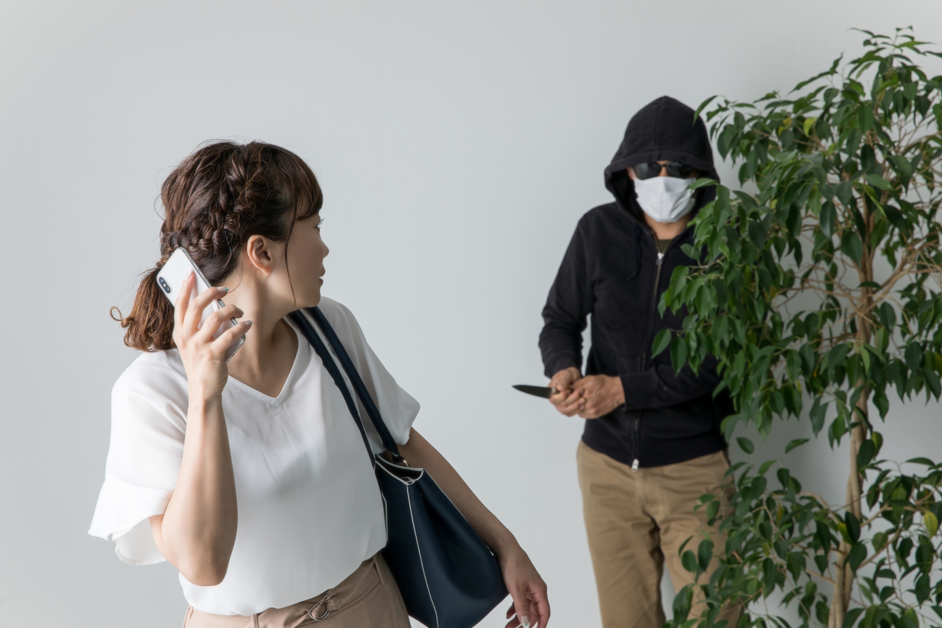 屏東一名男子因心情不好騎車北上高雄，隨後手持鐮刀隨機砍殺無辜路人。（情境照非當事人，圖片取自photo－ac）