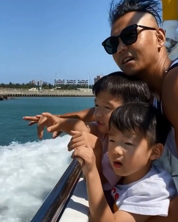 黑人常帶著兒子出去玩。（翻攝自黑人IG）
