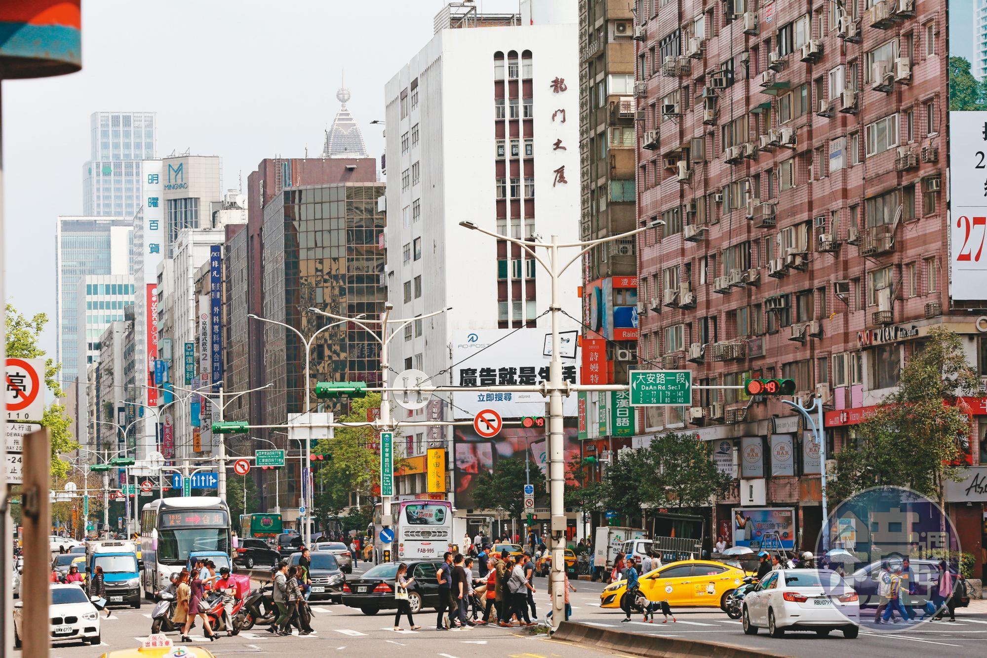 被害女學生前往台北市某飯店面試的途中,遭建教組長性騷。