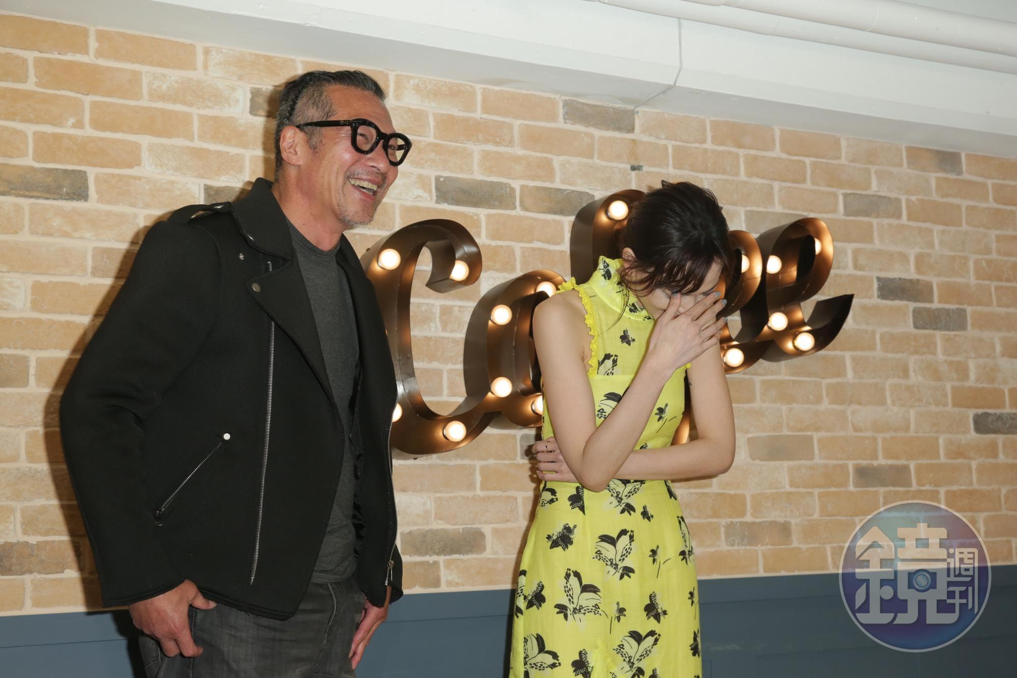 黃仲崑(左)與姚以緹(右)在《覆活》飾演一對不對盤的父女。