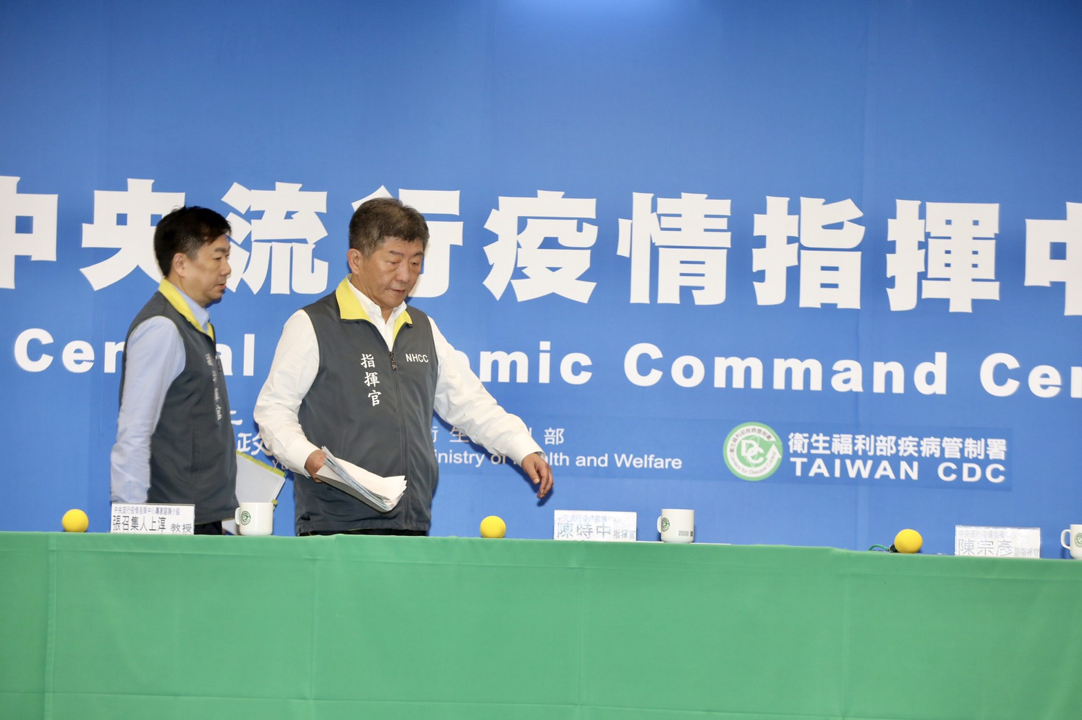 中央流行疫情指揮中心將旅遊疫情建議擴大至全球，提升至第三級警告。