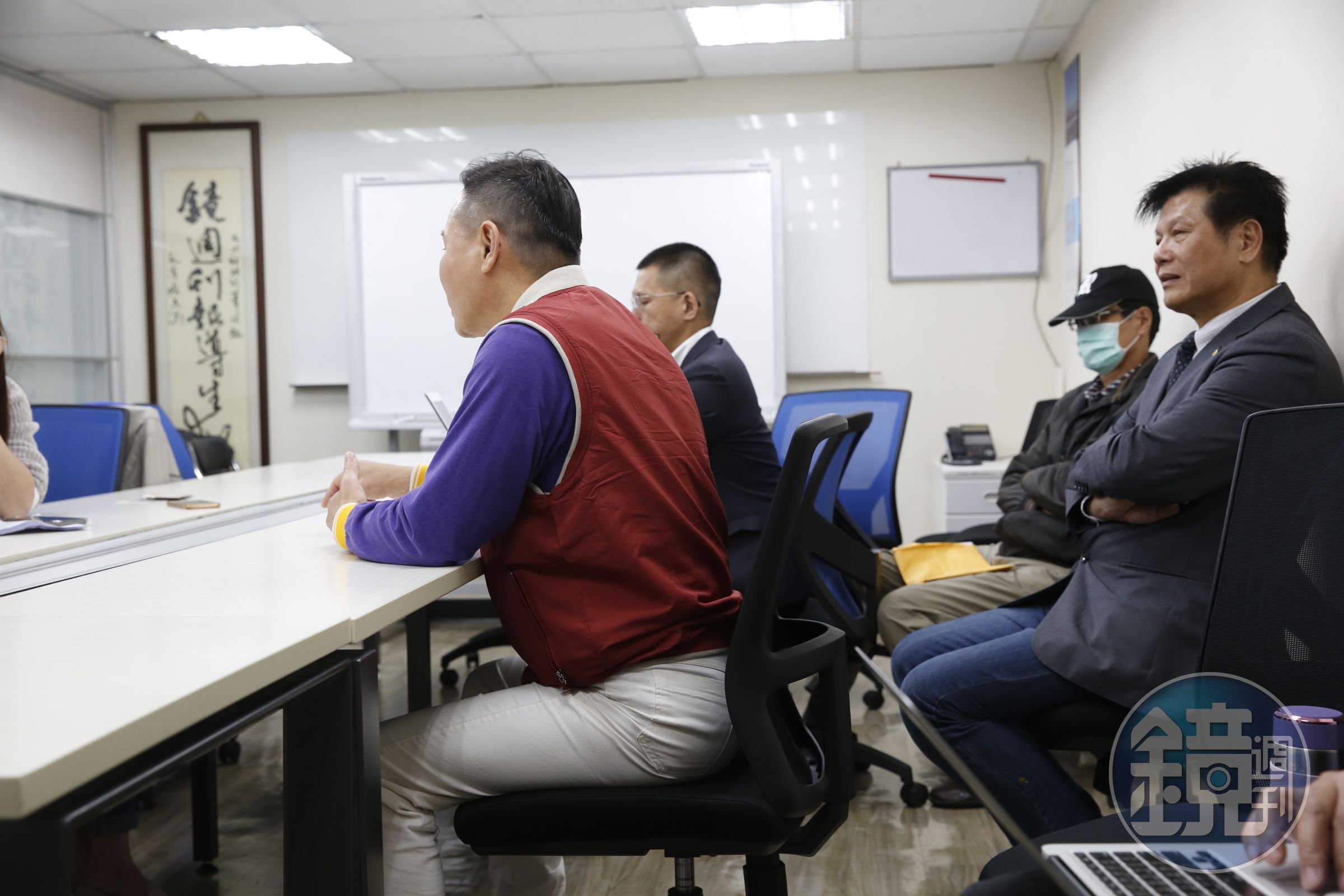 B先生說為防止詐騙集團脫手家園，不斷籌錢為保住房子，家中老母也因此瘦了十幾公斤。