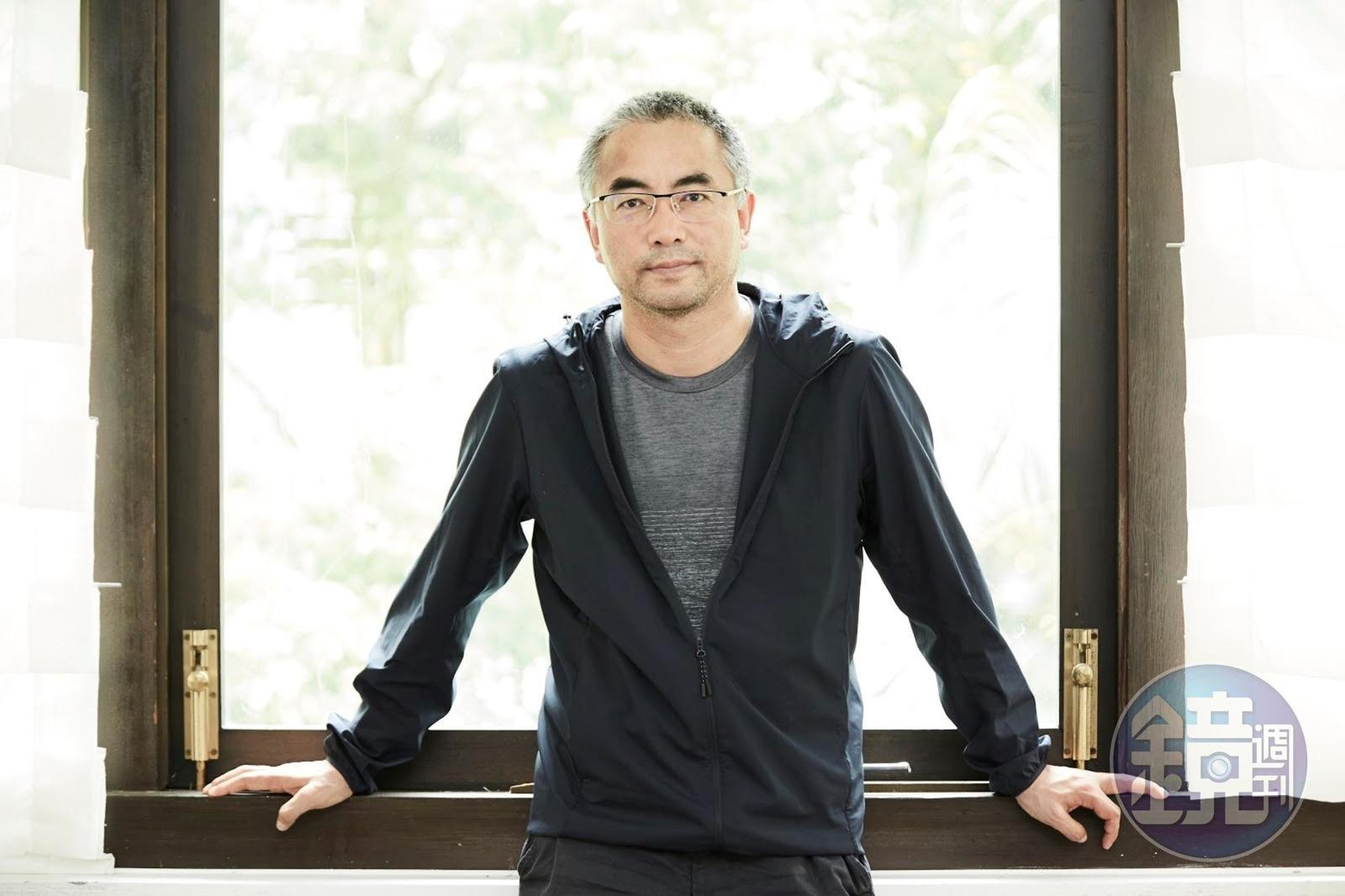 藏族導演萬瑪才旦是精通藏漢語的小說家,也是在藏地拍攝純藏語電影的第一人。