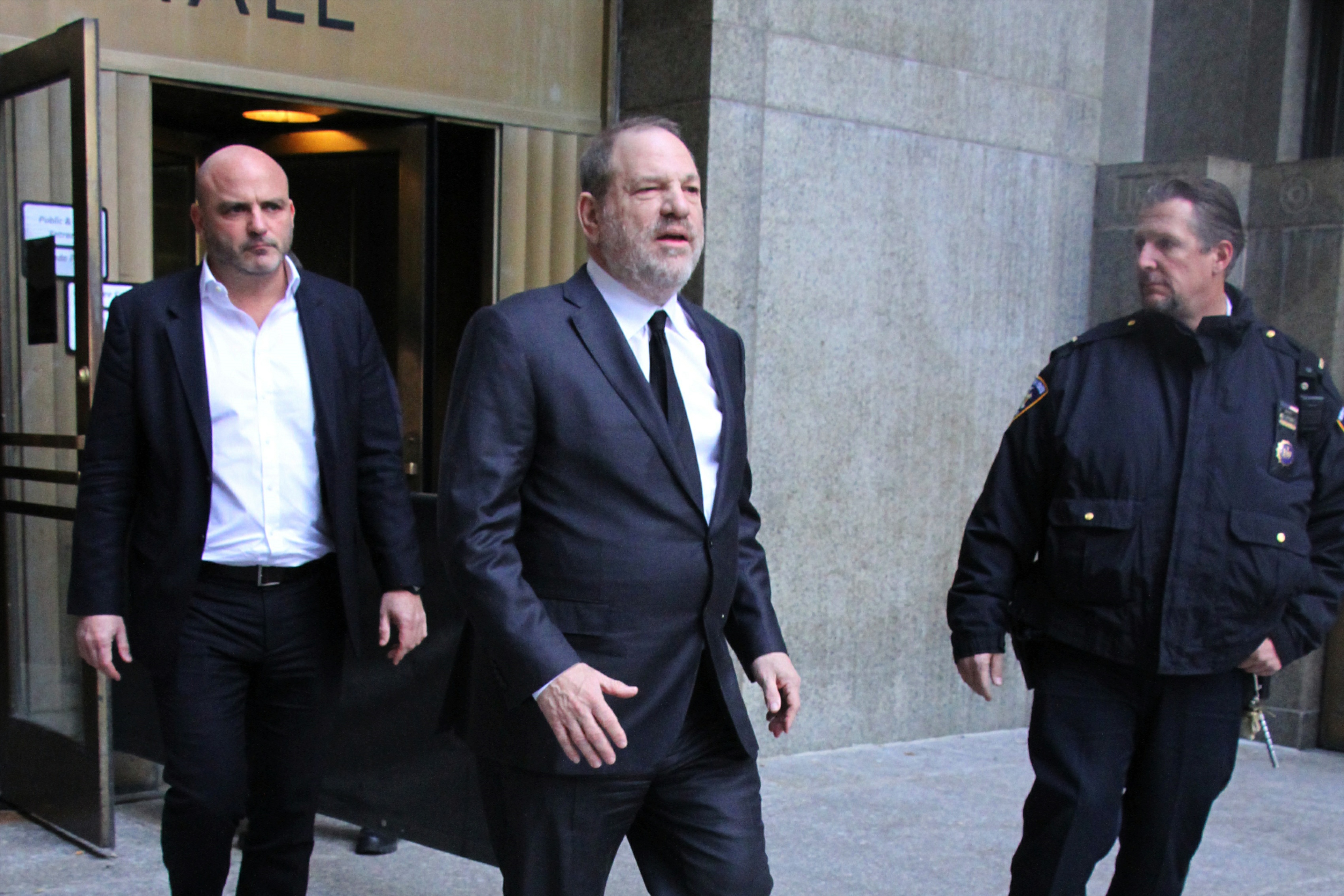 因涉及強姦罪遭判刑23年的好萊塢淫魔製片哈維韋恩斯坦，被爆感染新冠病毒，目前單獨隔離監禁中。（東方IC）