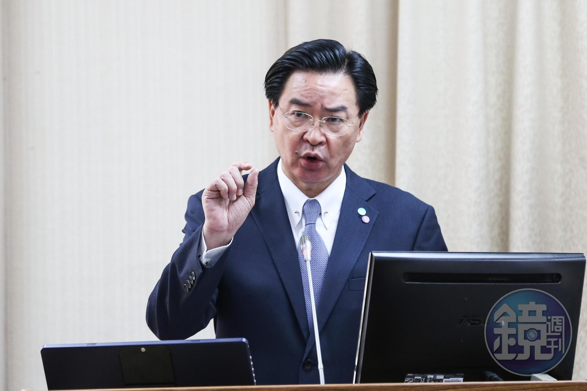 外交部長吳釗燮曝光了外交困境,強調在台援贈口罩前,中國曾向巴拉圭接觸示好,若台灣不能提供,中方願意提供。(本刊資料照)