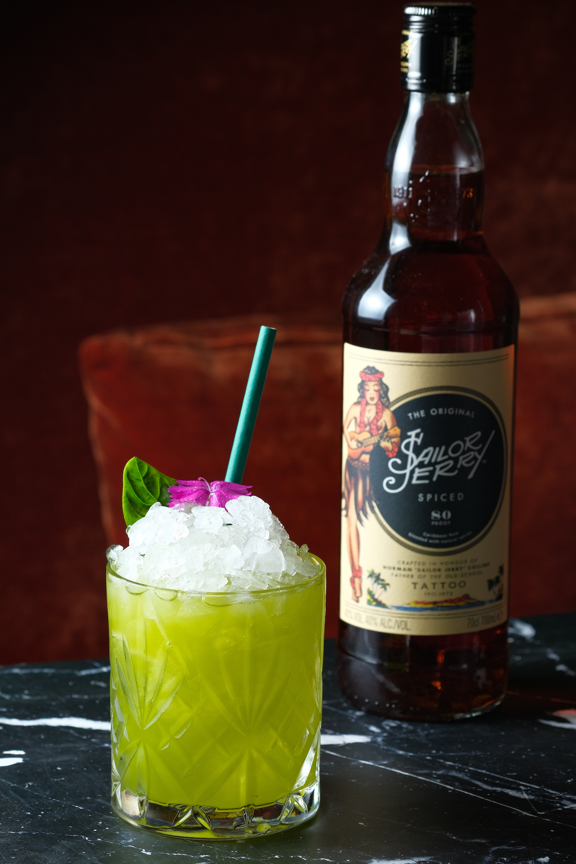 如Mojito口感,草綠清新的「惹得一身綠」有斑蘭葉的淡雅香氣。(330元/杯)