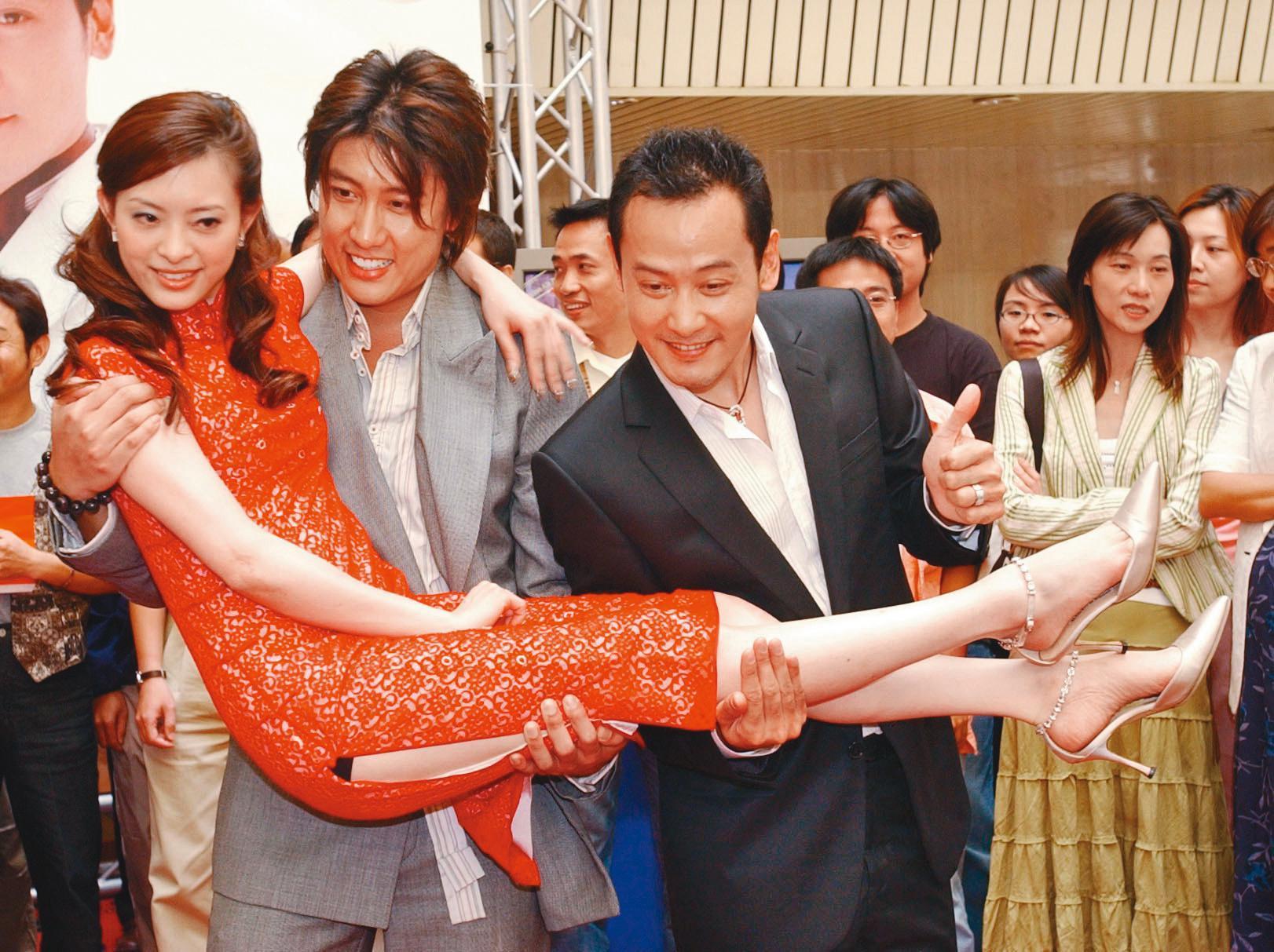 參與戲劇演出時,劉真(左)雖然不曾演過女主角,但一定會幫戲劇帶來不少話題,相當稱職。右起為邱心志、陳司翰。(東方IC)