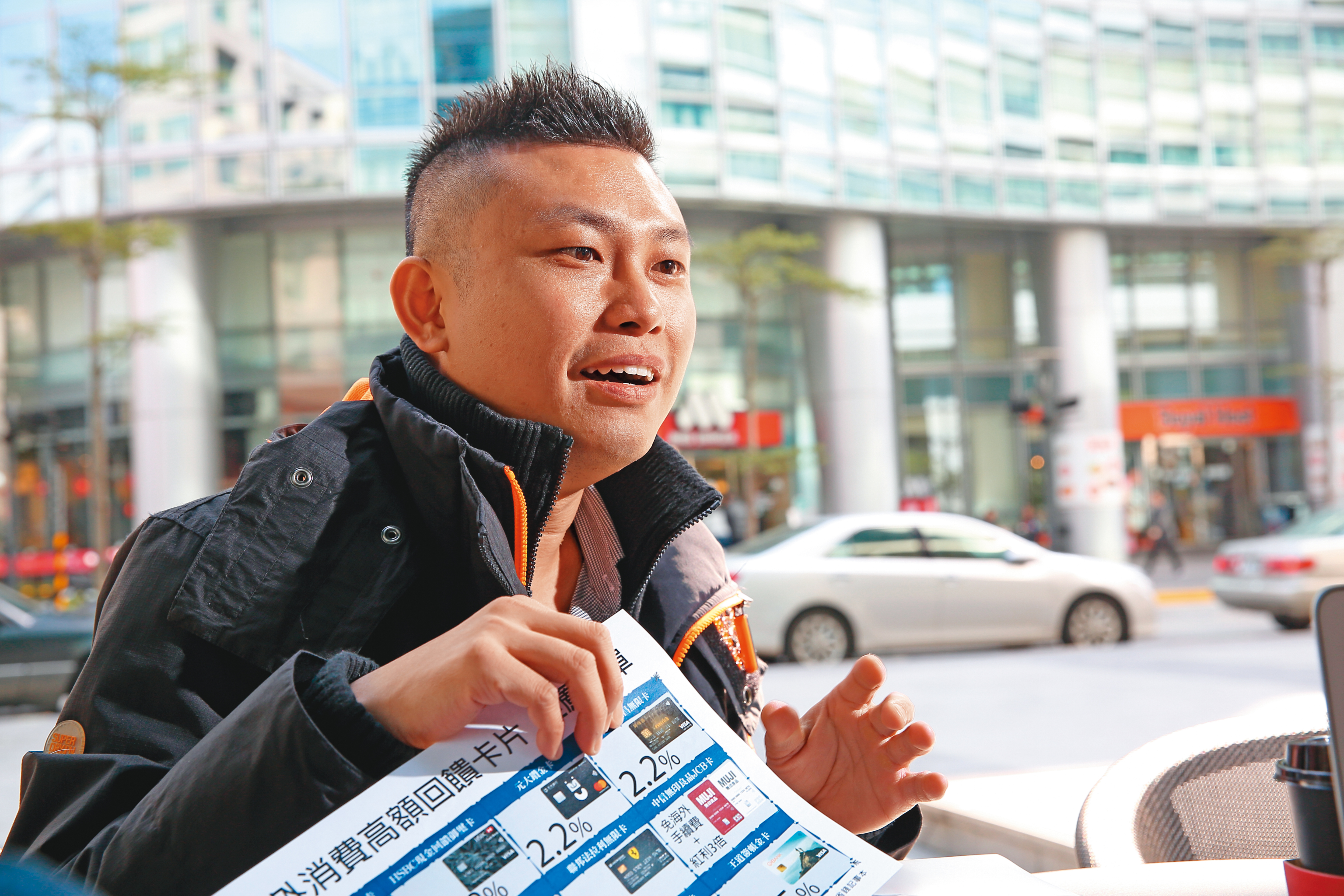 嫌持有多張卡片麻煩,信用卡達人寶可孟建議選張高回饋的信用卡最簡單,如玉山Pi拍錢包卡、聯邦賴點卡、永豐DAWHO卡。