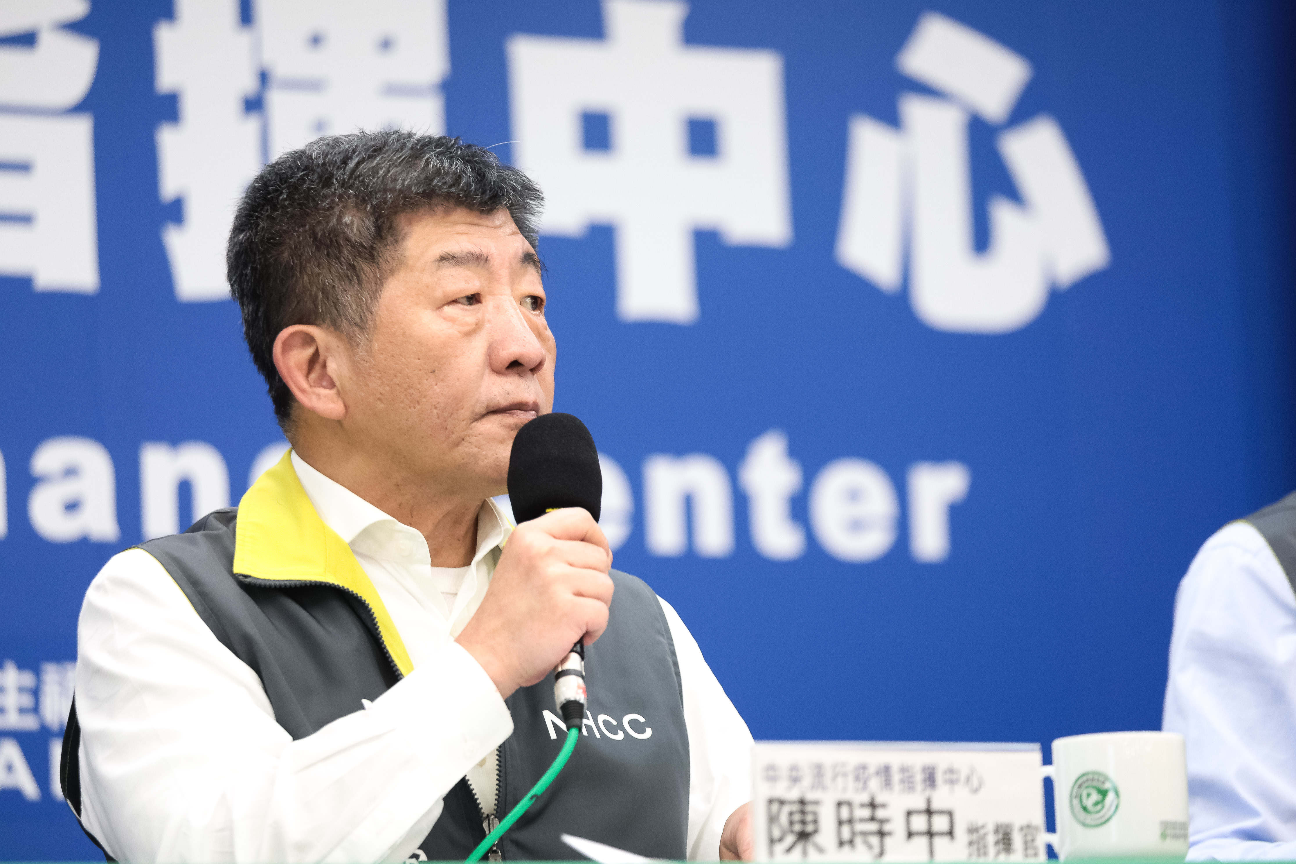 疾管署連續3天記者會上，都不見張上淳的身影，指揮官陳時中（圖）回應此事，強調張上淳沒有離開團隊、也不會離開團隊。（指揮中心提供）