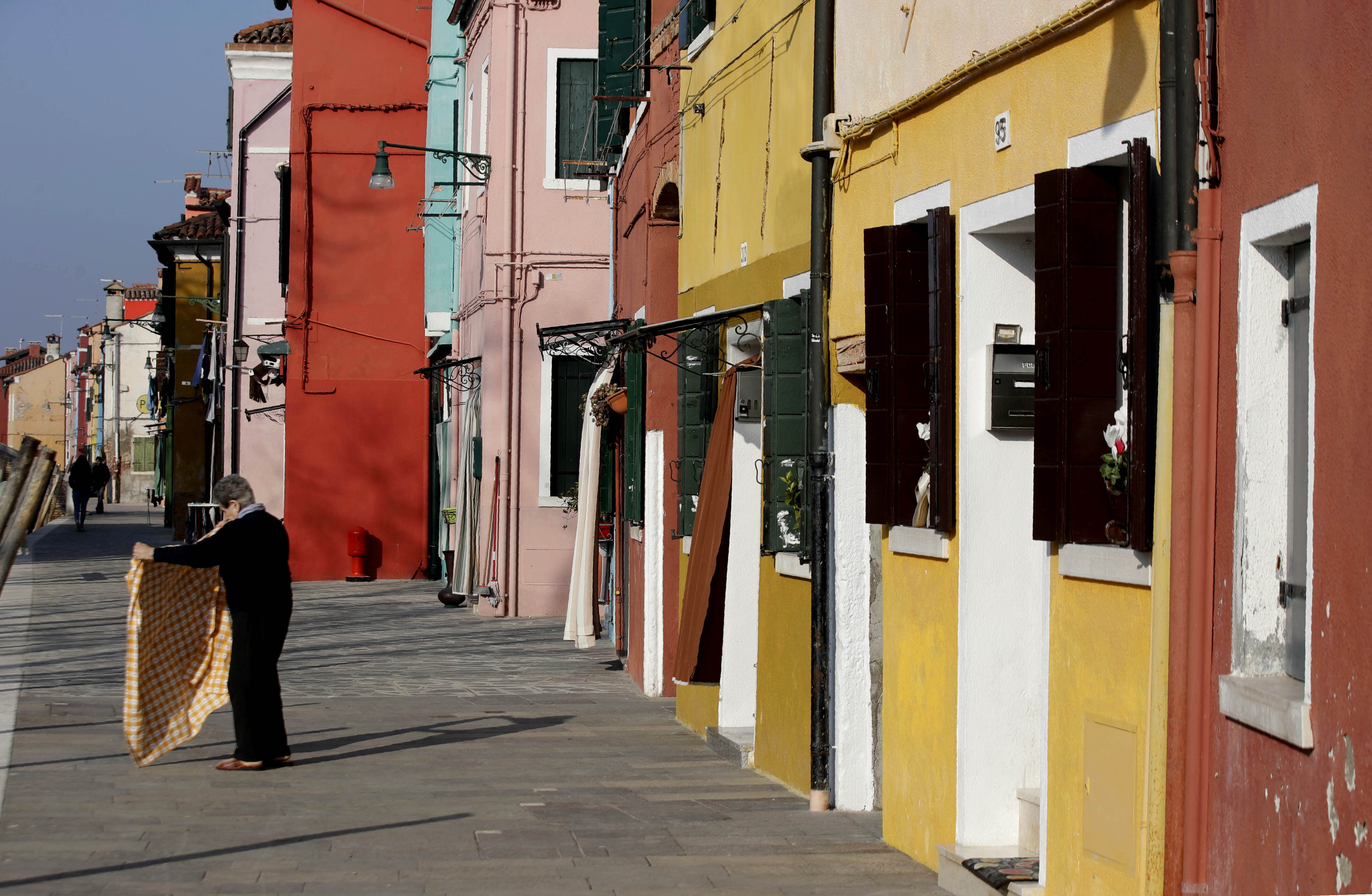 疫情急速擴散下，義大利人性格丕變，「彷彿整個國家突然發現了更深沉的另一面，變成一個更嚴肅的地方。」 （東方IC） 