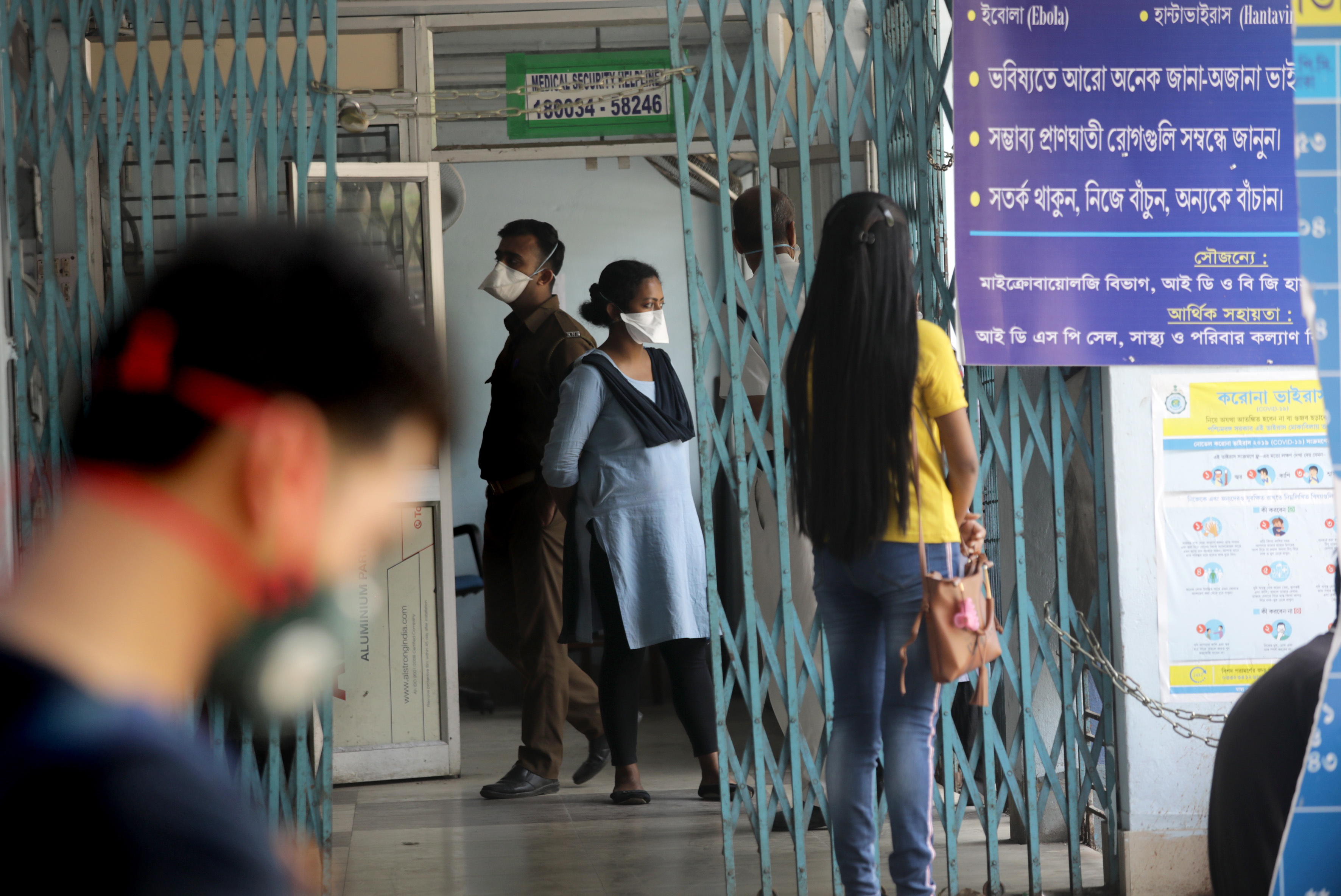 印度政府加強防疫，總理莫迪24日晚間宣布，從25日午夜起全國封鎖3週。（東方IC）