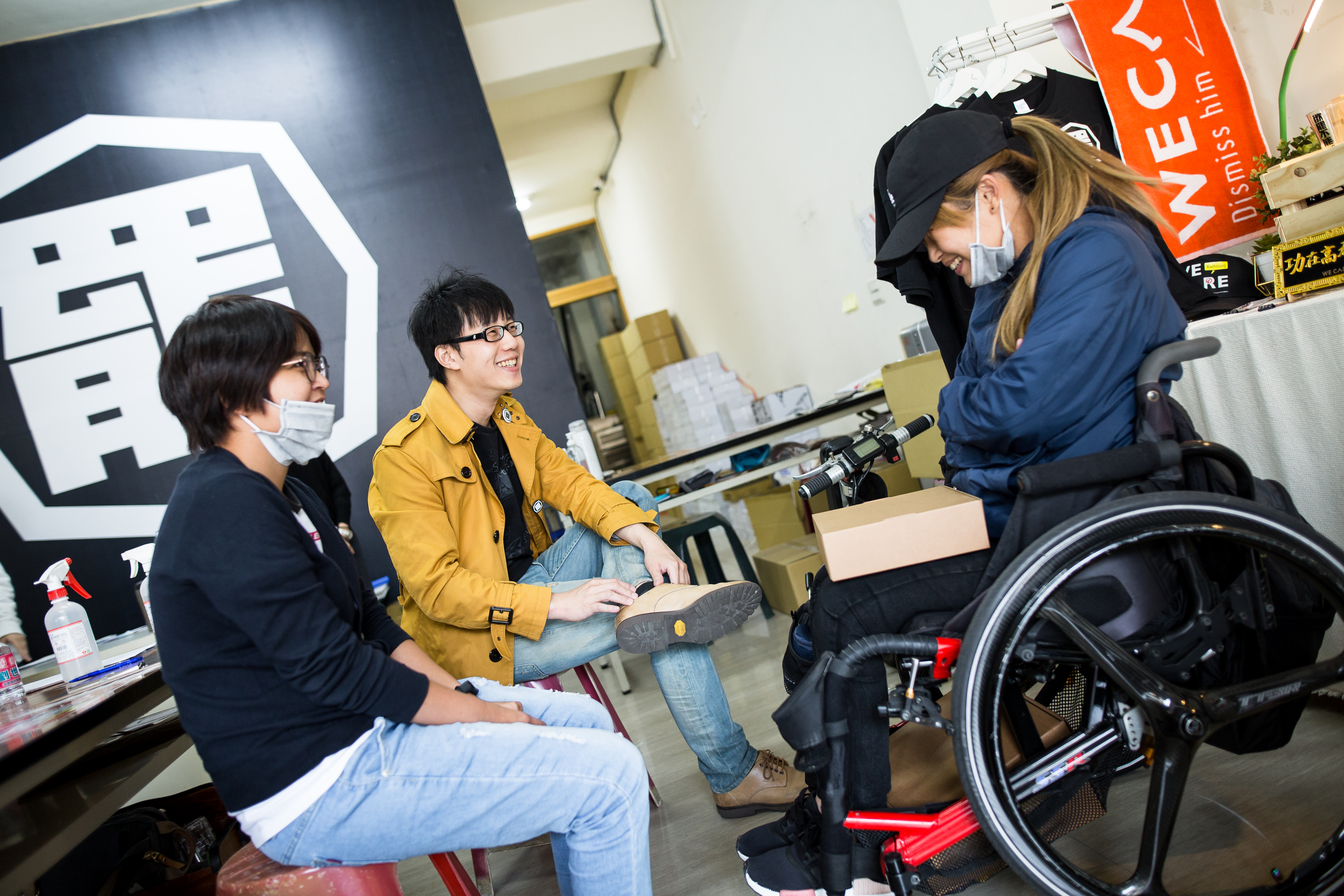 陳冠榮擅長與不同立場、黨派的人合作，因此在4年內就促成氣爆和解。至今他也和當時的氣爆傷者保持連絡，平常還會一起出去玩。