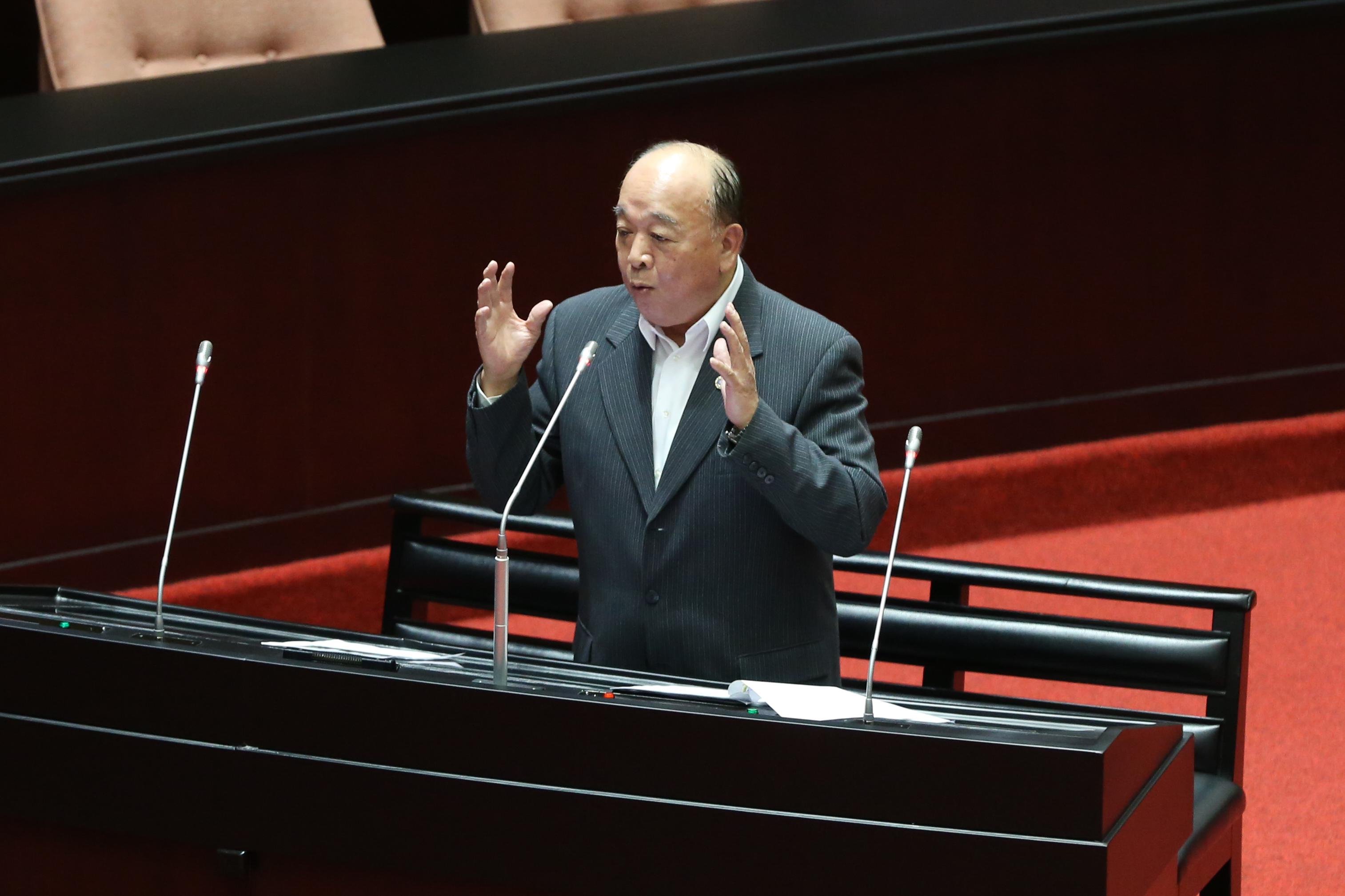 吳斯懷日前因「共機繞台不算挑釁」等論述，引發外界不滿重砲批評。（本刊資料照）