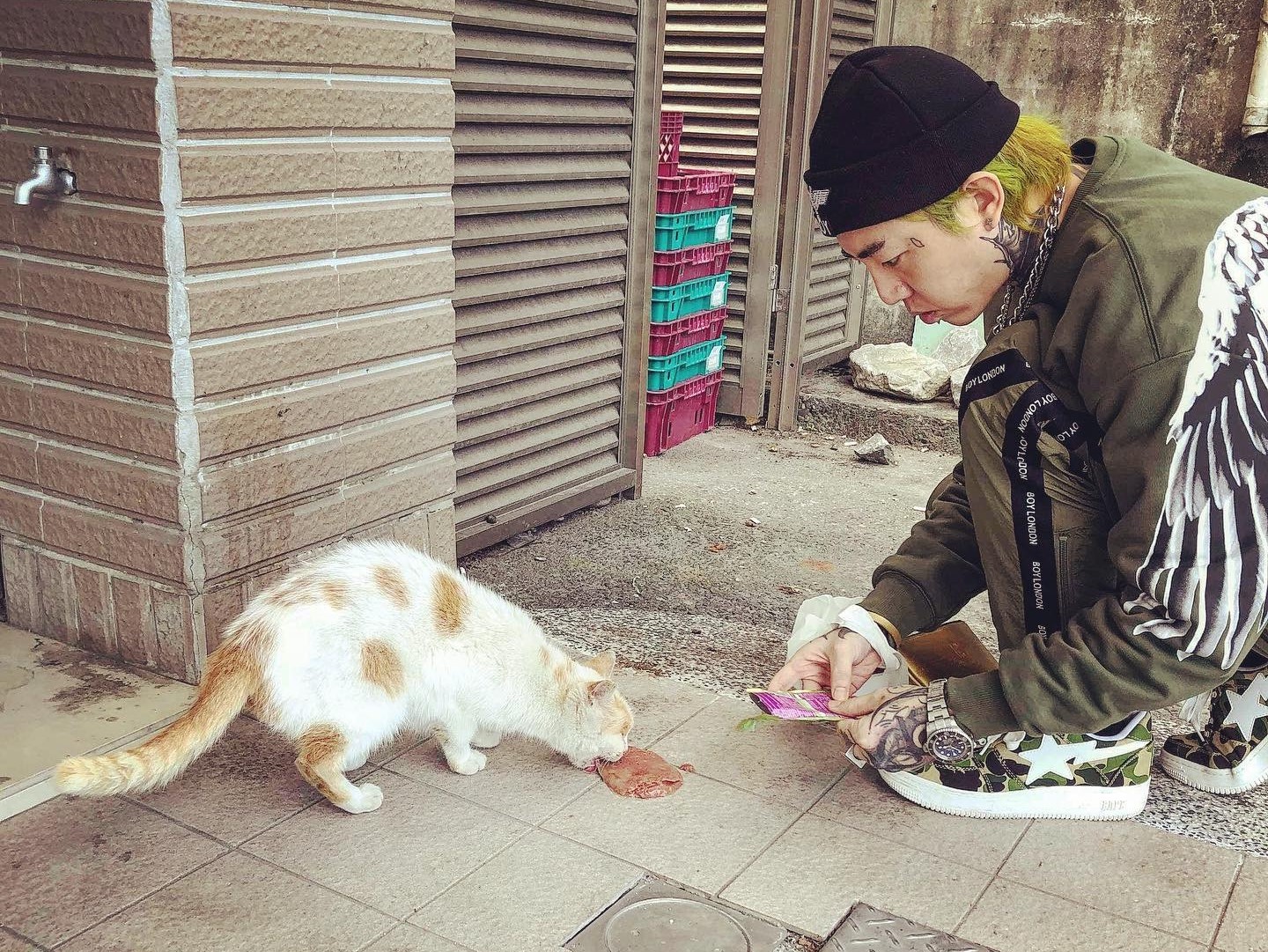 謝和弦精神失控，經常有脫序行為。讀者提供