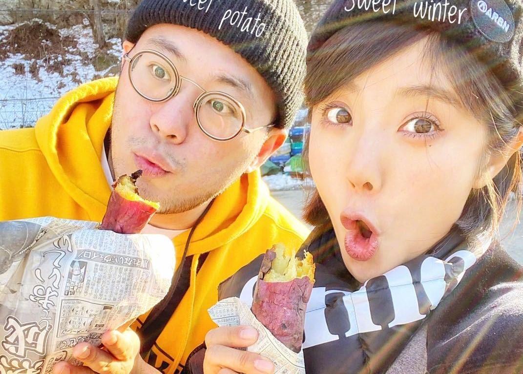 轉職幕後的藝人李伯恩與陸星趙奕歡公開戀情。(翻攝自趙奕歡微博)